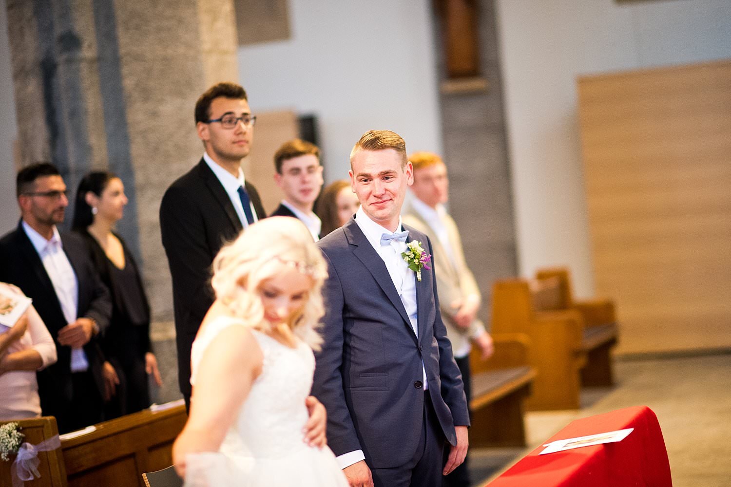 Braut und Bräutigam in der Kirche