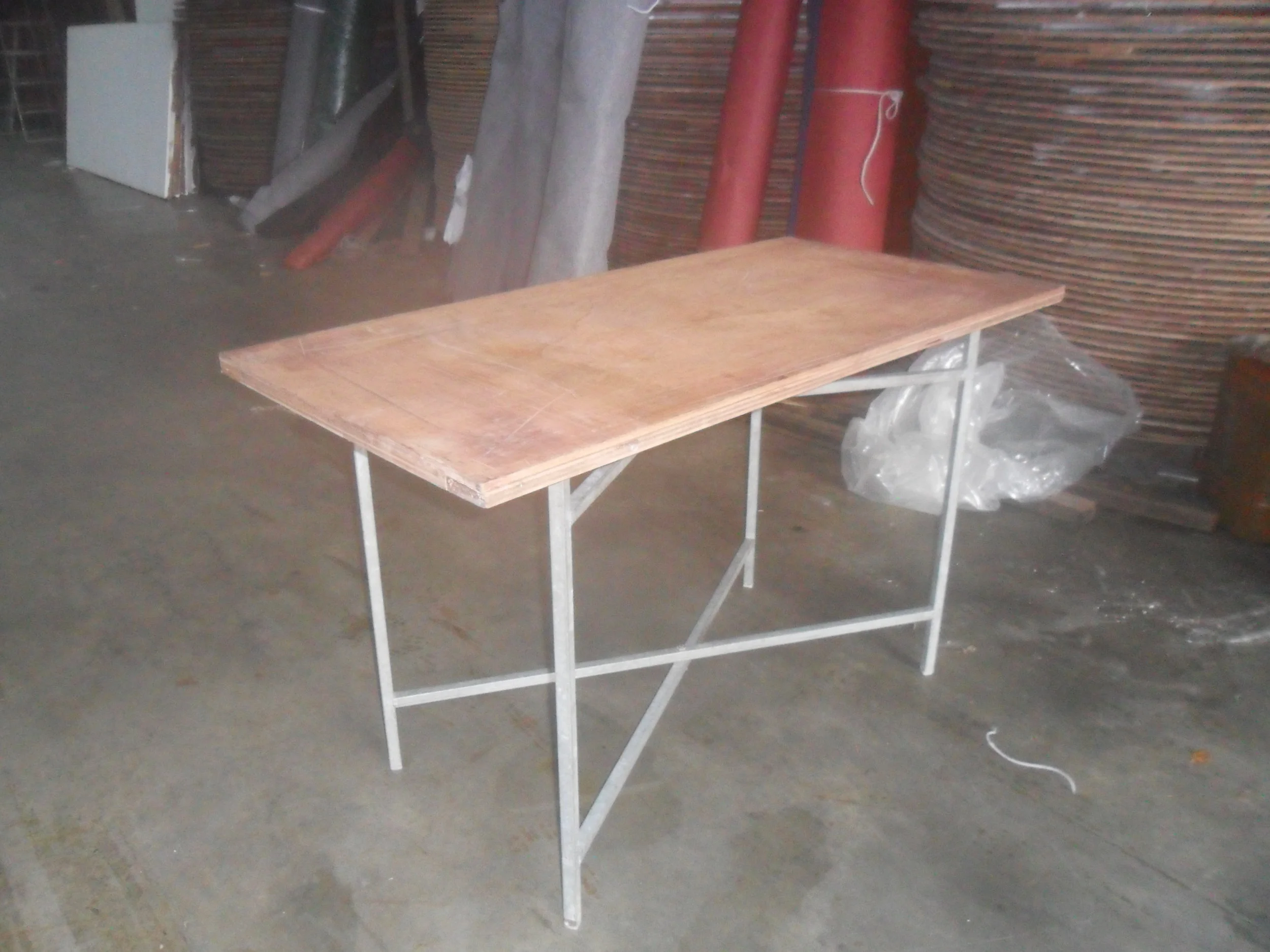 2x4' table