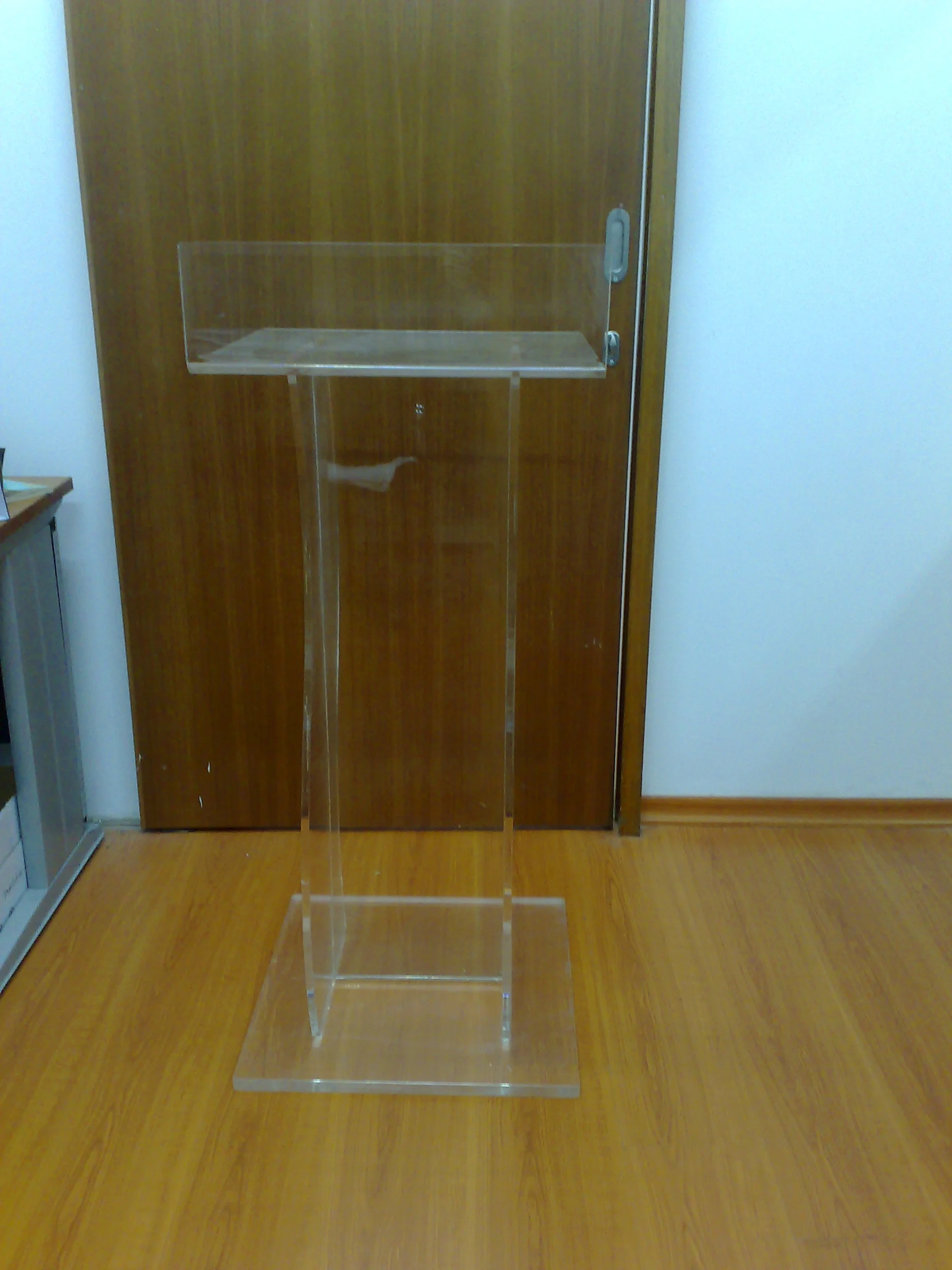 Clear Rostrum