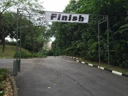 Metal structure for banner
