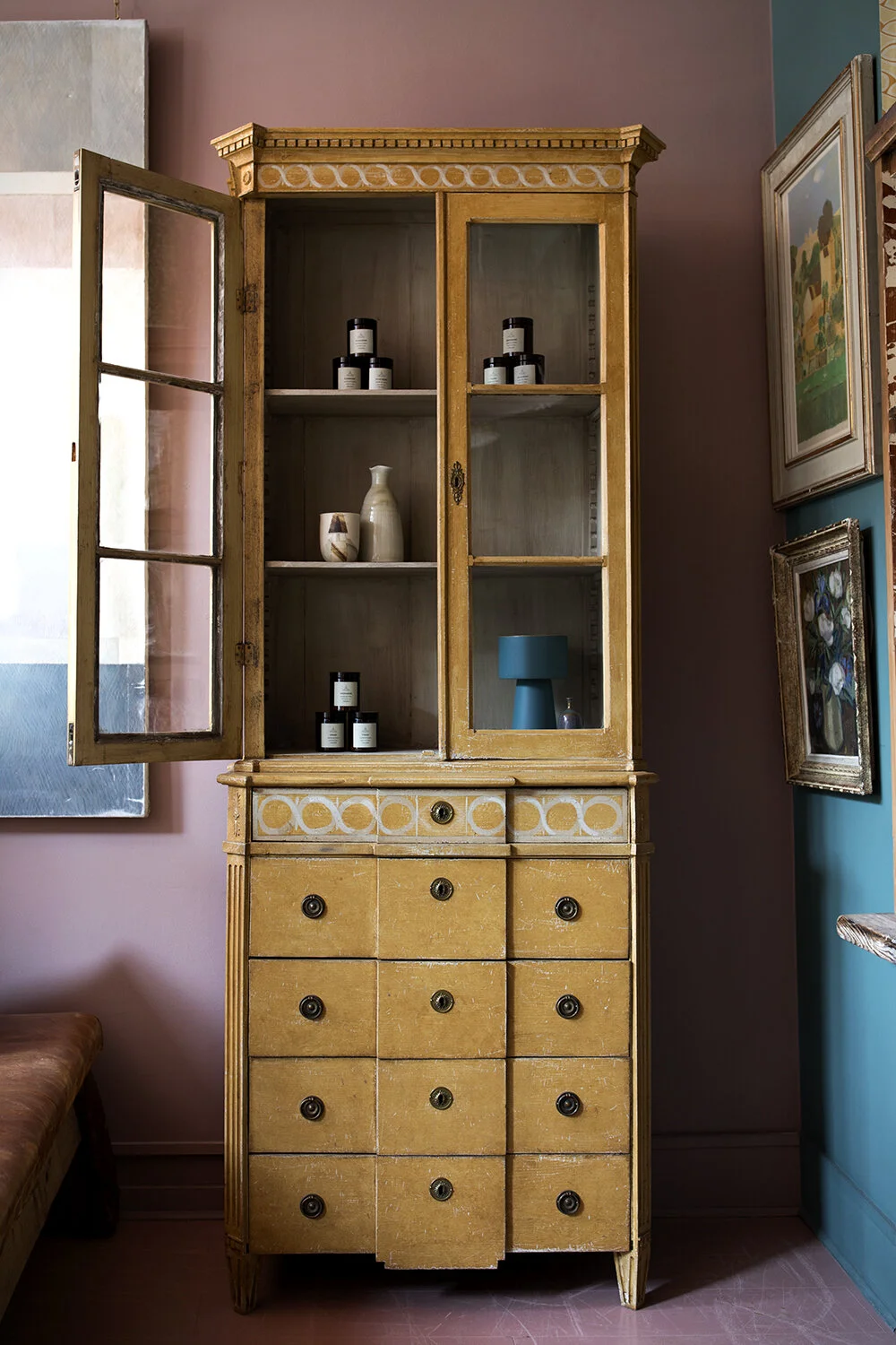 Original Gustavian Vitrine