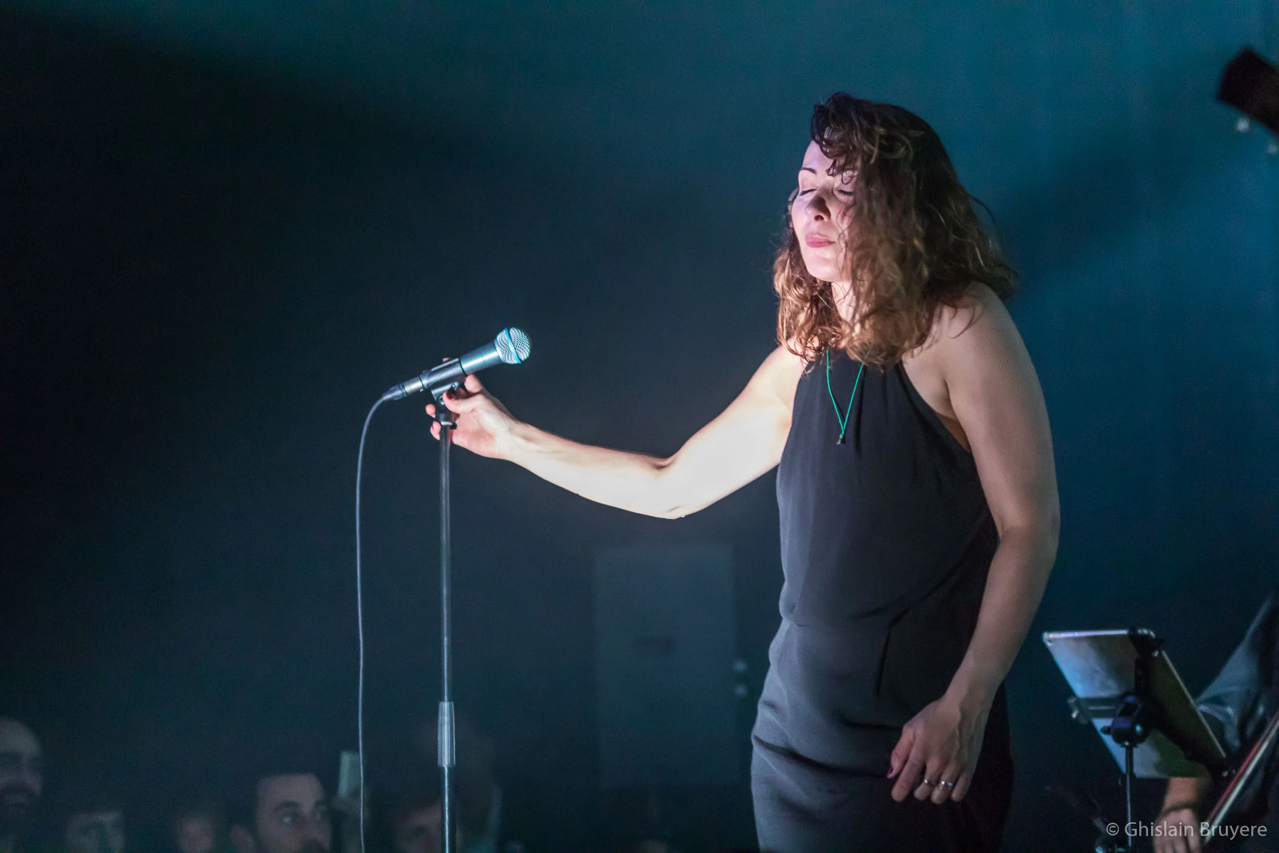 Le groupe Mya King Kelly au Pianofabriek pris par un photographe