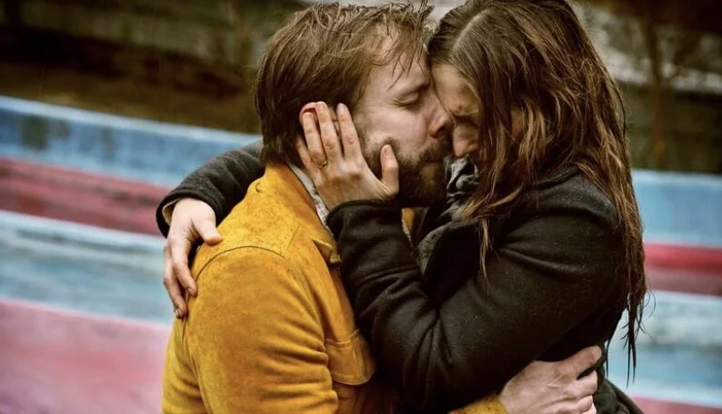 Genom mörkret med Klubben och Fräls oss ifrån ondo.