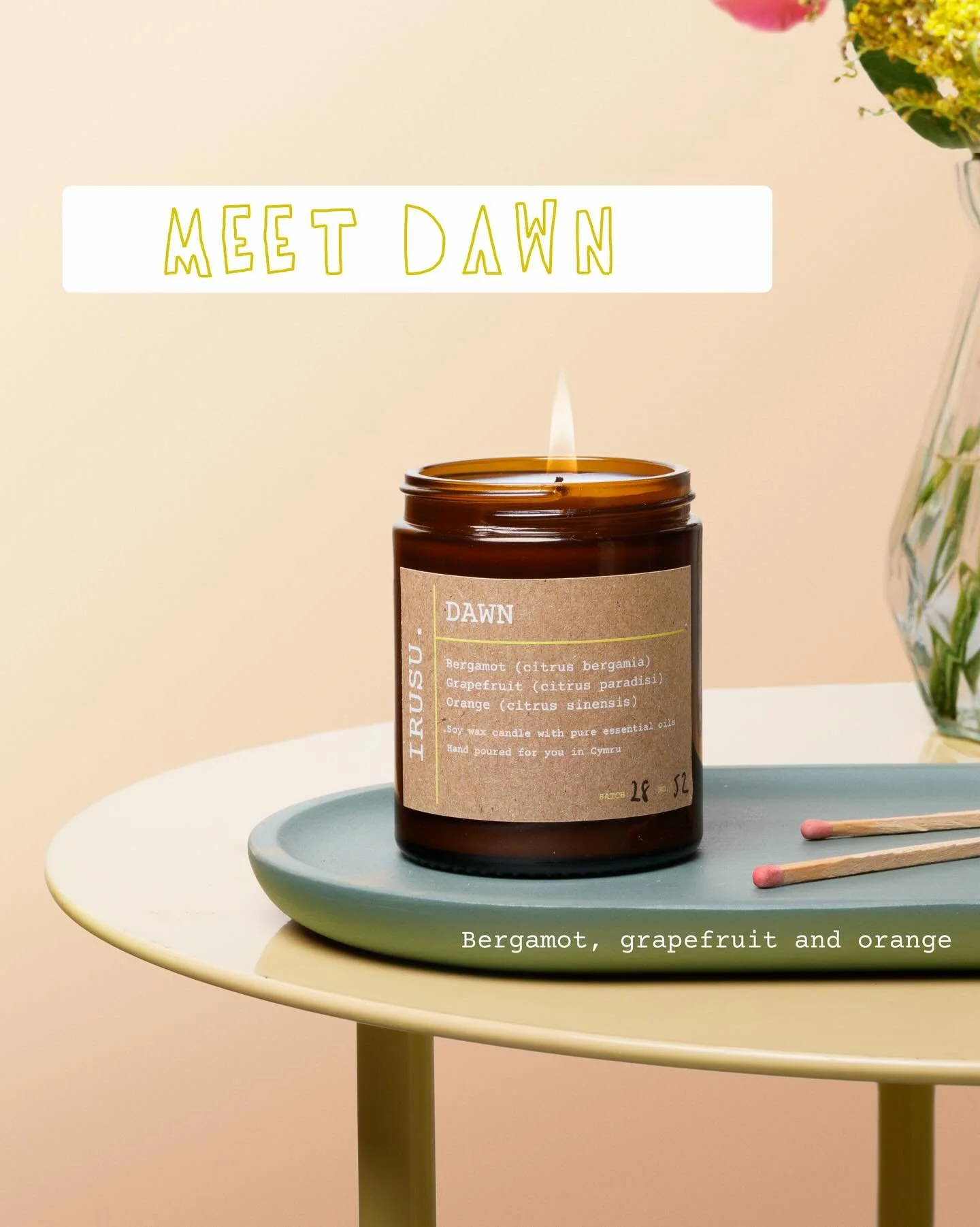 Shwmae DAWN / Hello DAWN.

Wake up to a blend of three hero citrus oils in our DAWN candle, the second addition to The IRUSU. Collection. 🌞

Complex bergamot with equal parts floral and bitter characteristics, combined with energising grapefruit and