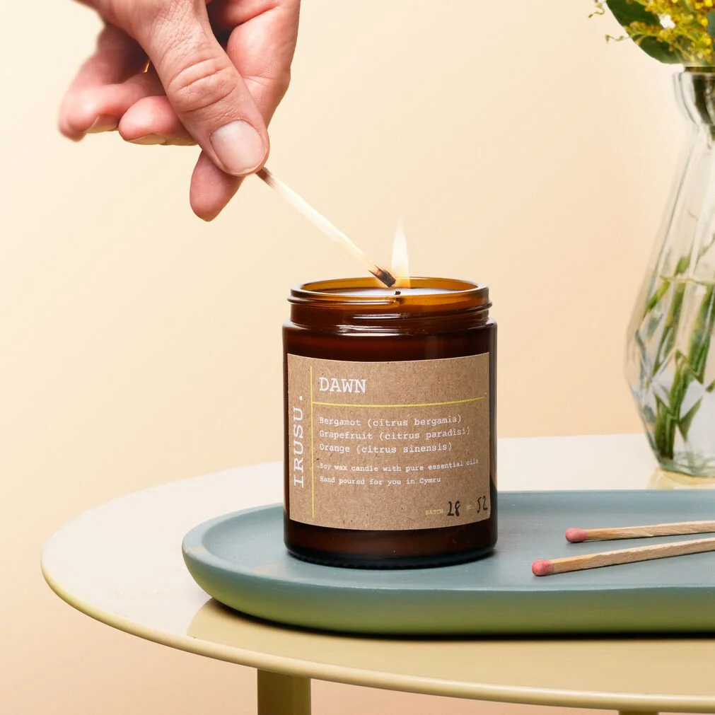 irusu-dawn-soy-wax-candle