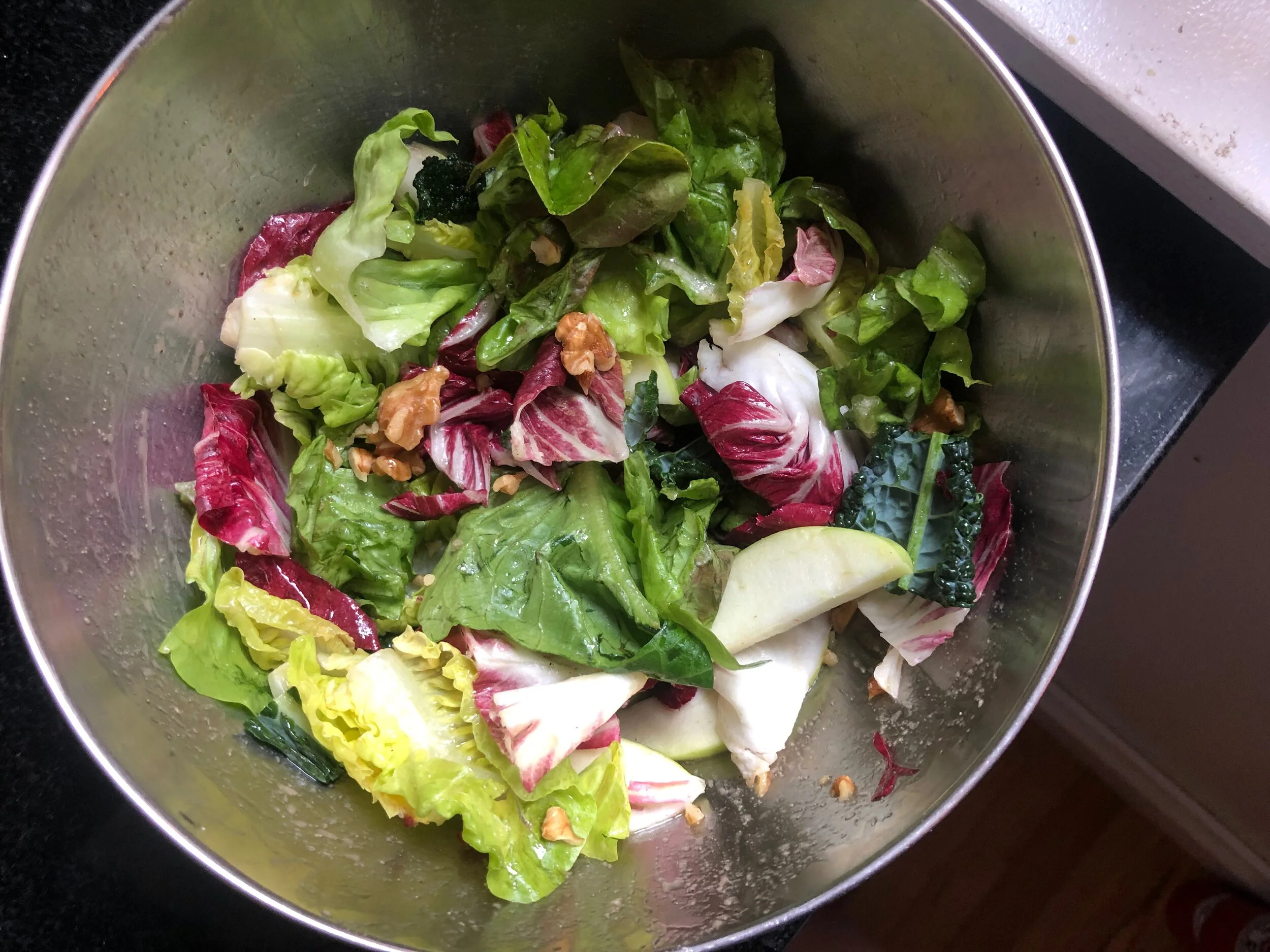 Mixed Greens Salad with Apples, Walnuts and Parmesan