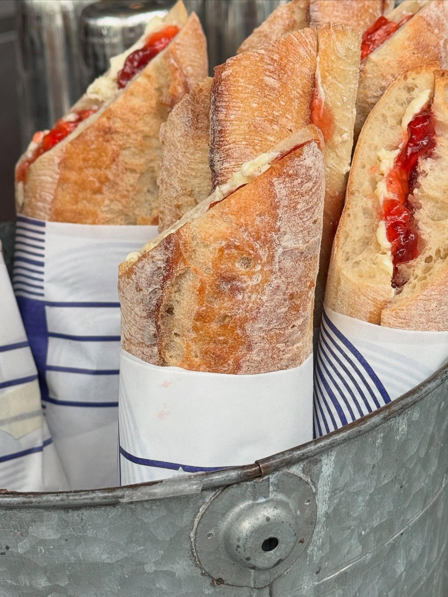 Good morning! Freshly-baked @orwashers baguette with jam and butter, perfect to begin the day or to carry with you and enjoy through the day.

#dearmama #youareappreciated #baguette #breakfast #orwashers #wednesday #humpday #harlem #togo #takeout