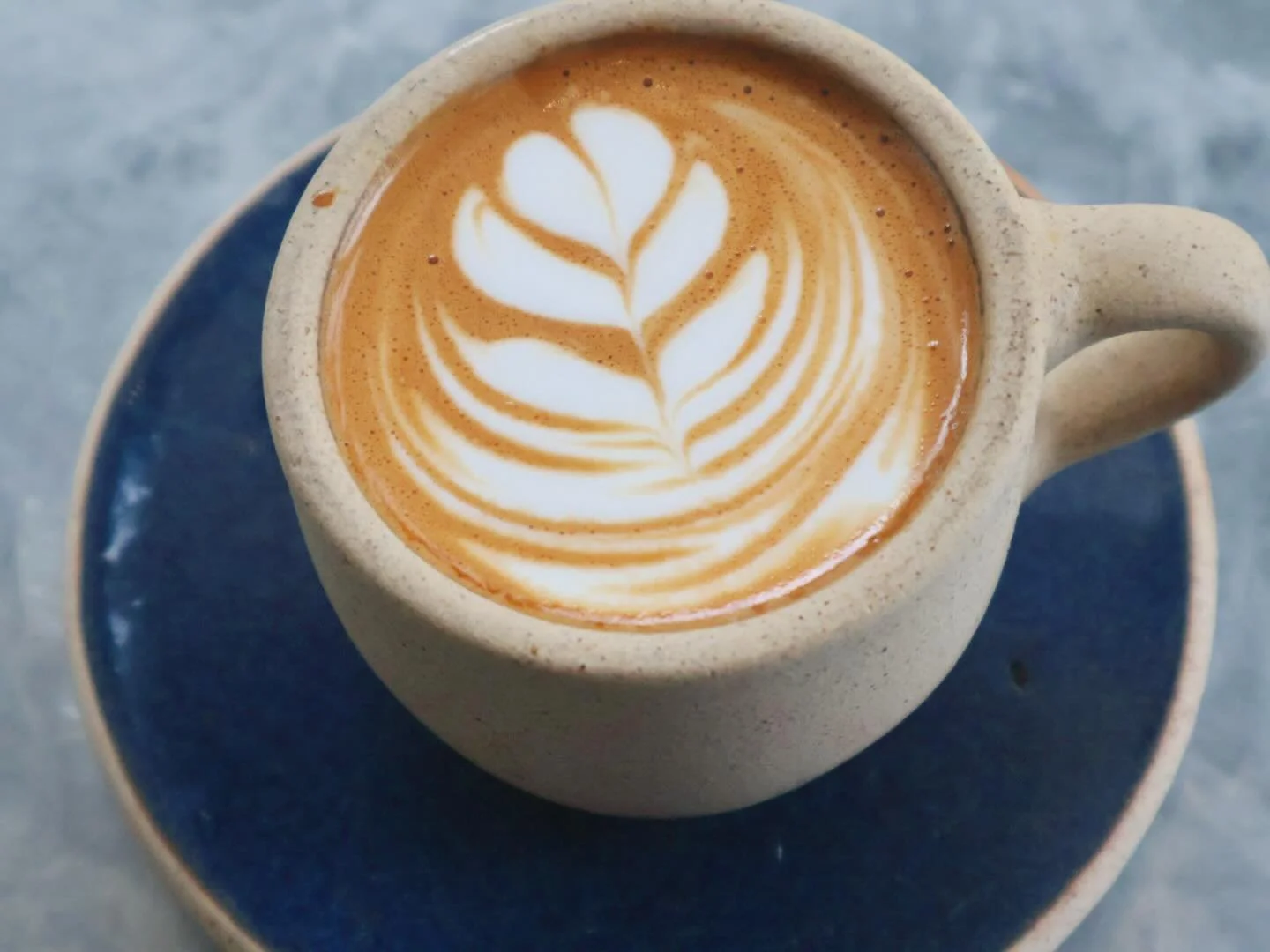 Sometimes it&rsquo;s just a little #coffeeart and a smile from the person who made it just for you that makes the day different. Visit us 7-7 for your daily dose of deliciousness.

#cappuccino #cappucinoart #dearmama #treatyourself #harlem #coffee #c
