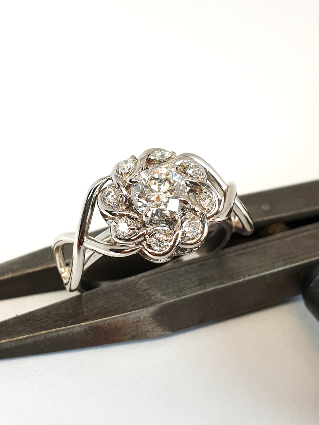 Bague fiançailles entrelacs