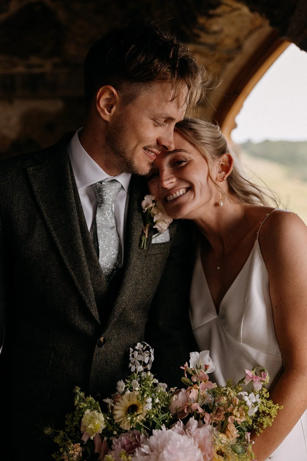 Lorna&Callum-coastguardslookout-wedding-katiegoffphotography-318.jpg
