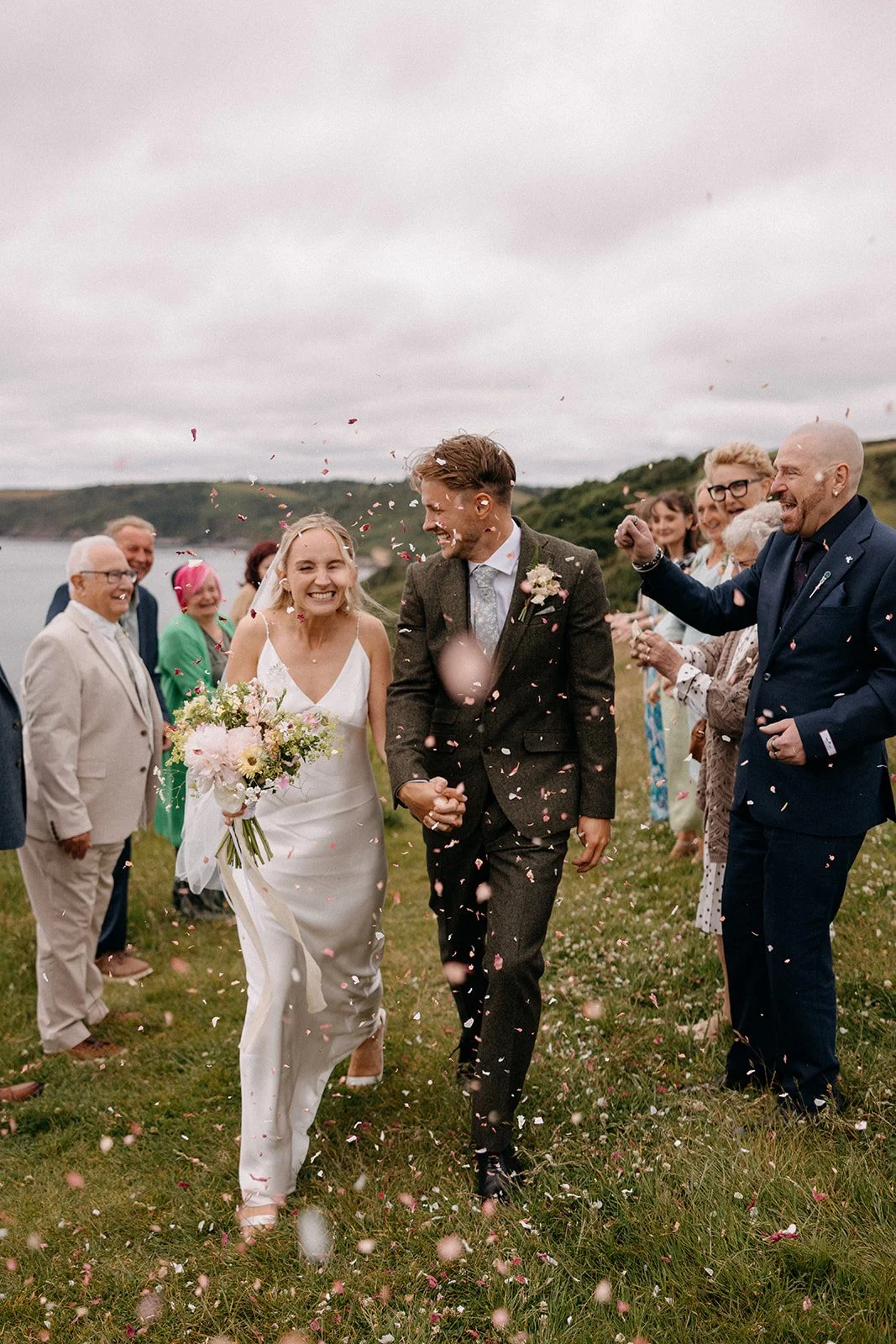 Lorna&Callum-coastguardslookout-wedding-katiegoffphotography-191.jpg