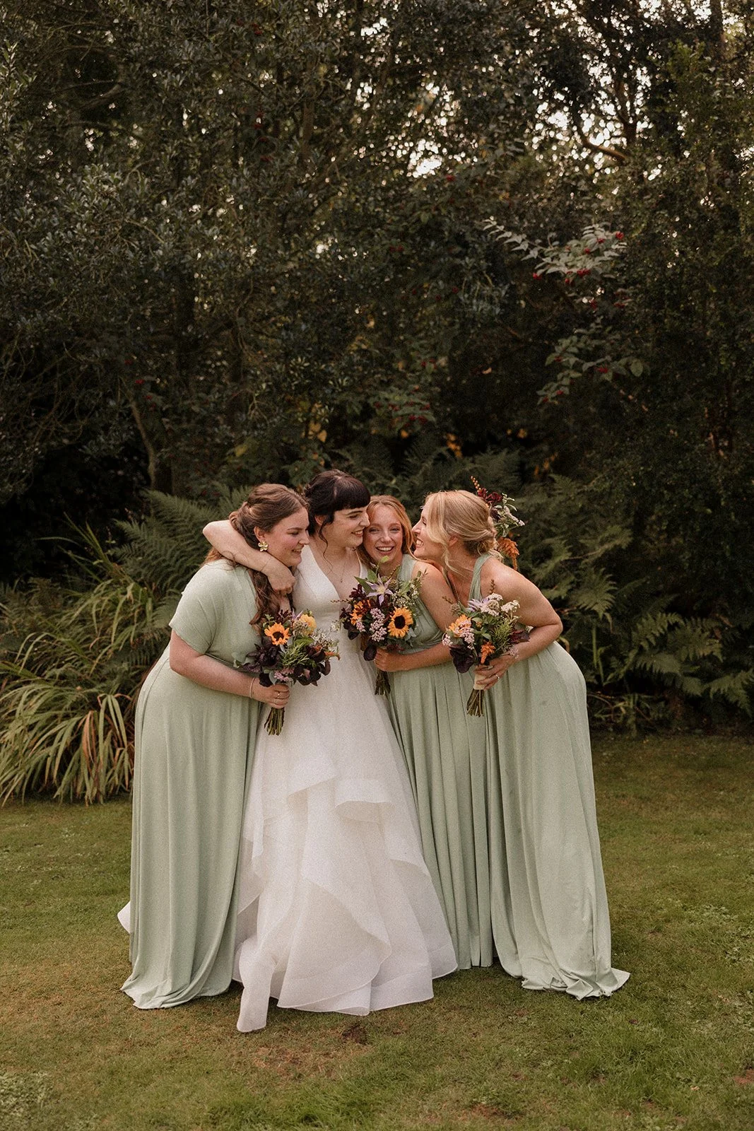 SashaLachlan-Treseran-wedding-katiegoffphotography-389_websize.jpg