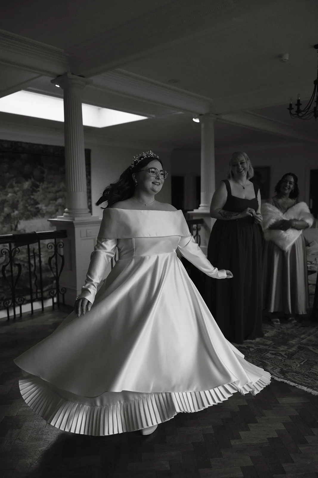 Jemma&Ryan-ScorrierHouse-Wedding-Katiegoffphotography-128.jpg