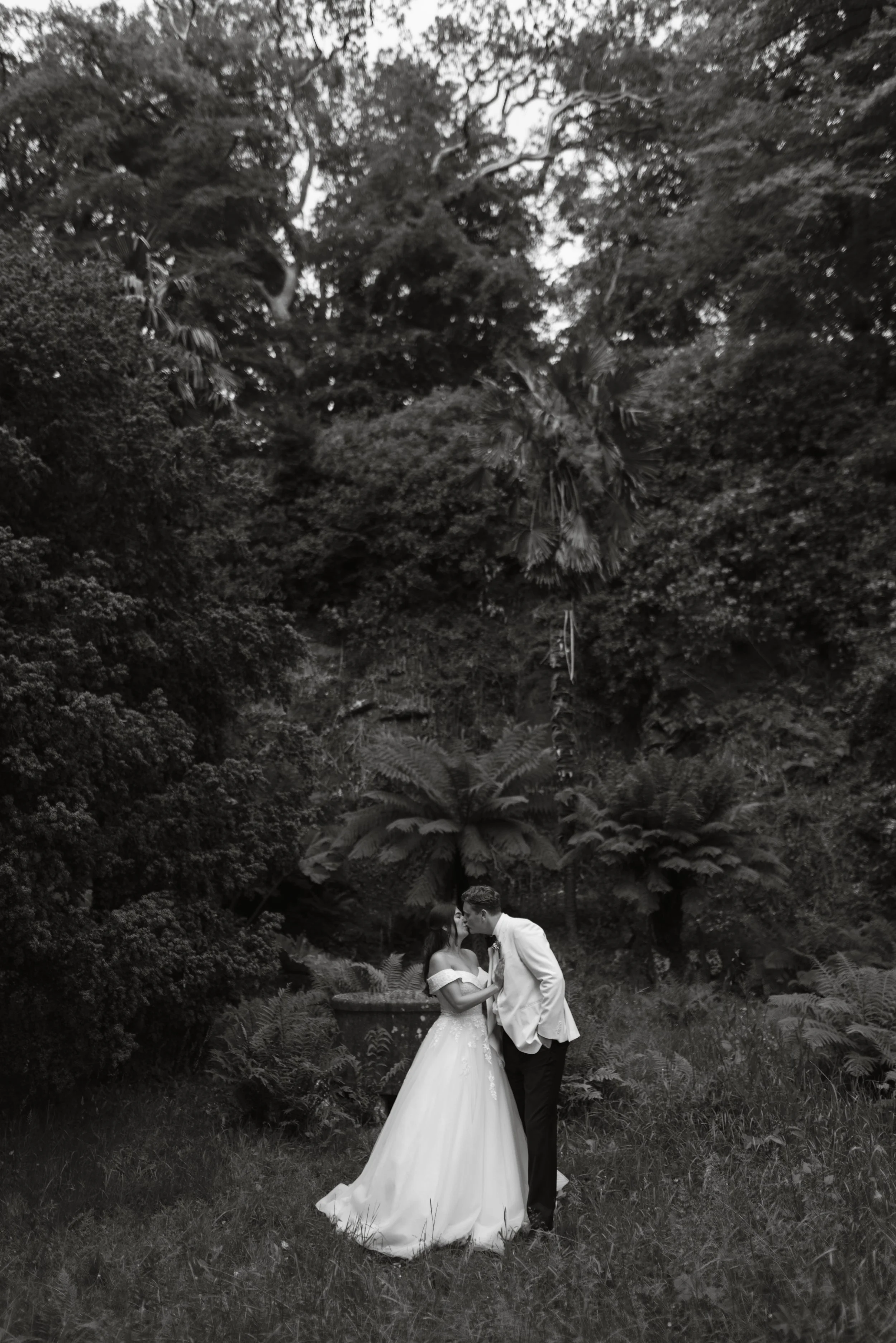 Raff&Erin-wedding-highlights-katiegoffphotography-140.jpg