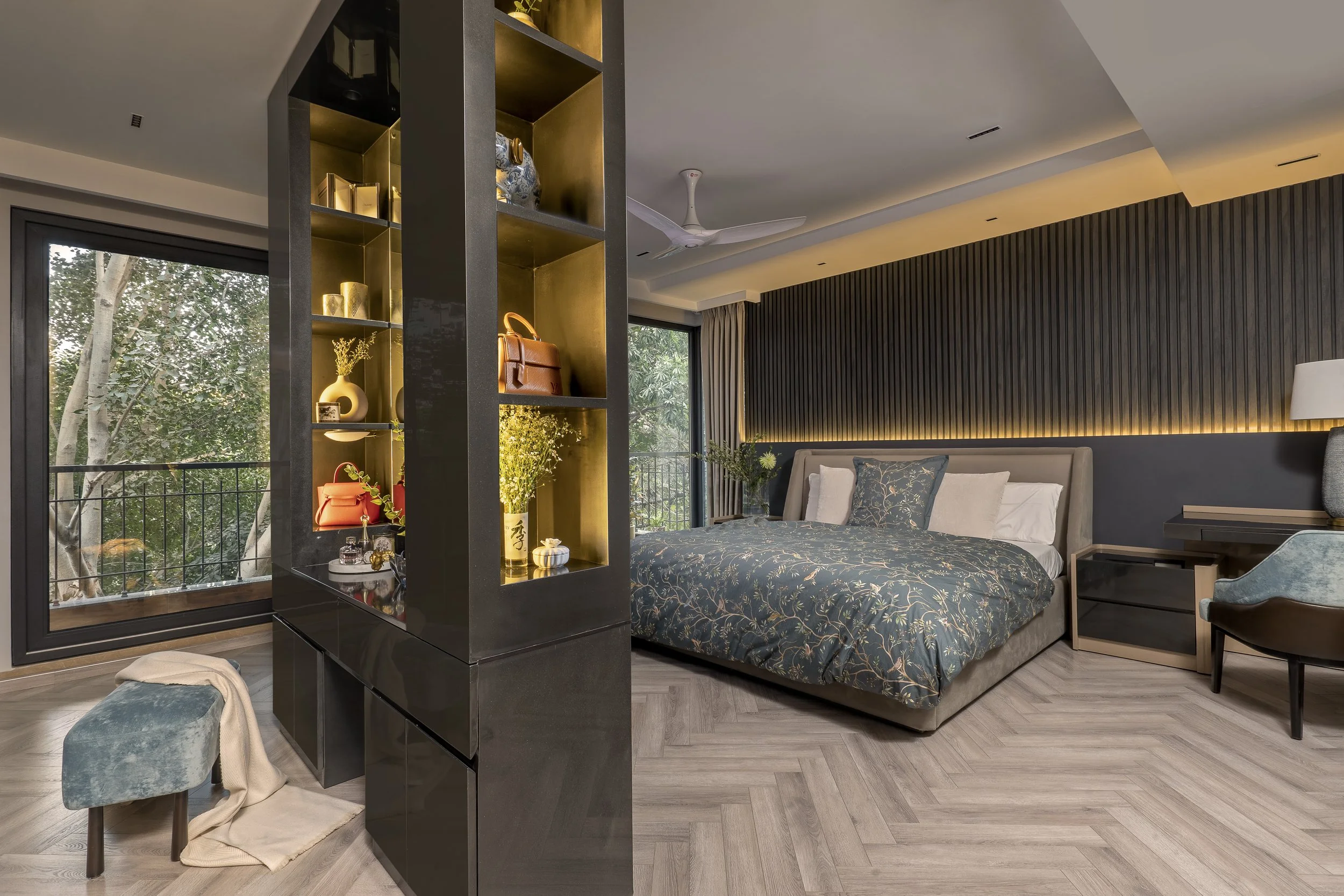   master bedroom|  layout 