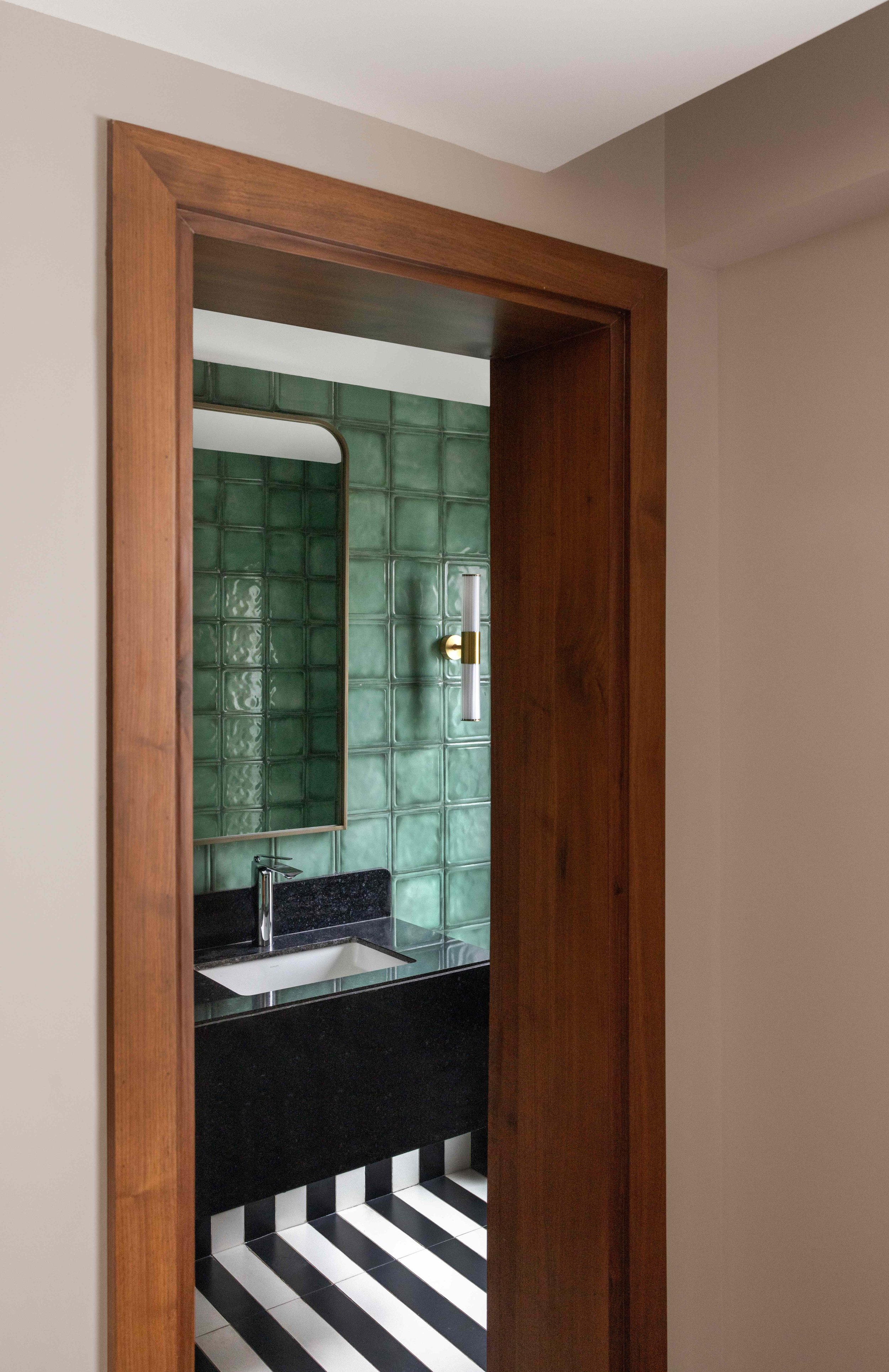   powder room  
