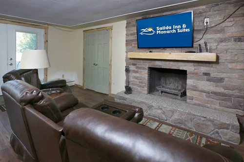 Lobby 3.jpg