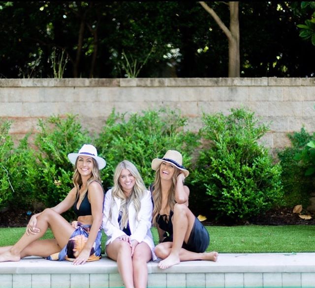 I only want tan besties ☀️ #mobilespraytan #spraytan #atlantaspraytan #buckheadatlanta #beauty #atlanta #sunlesstanning #coveredbycourtney #buckheadtanning