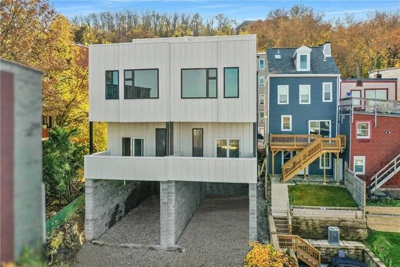 Paulowna Exterior Rear2.jpeg