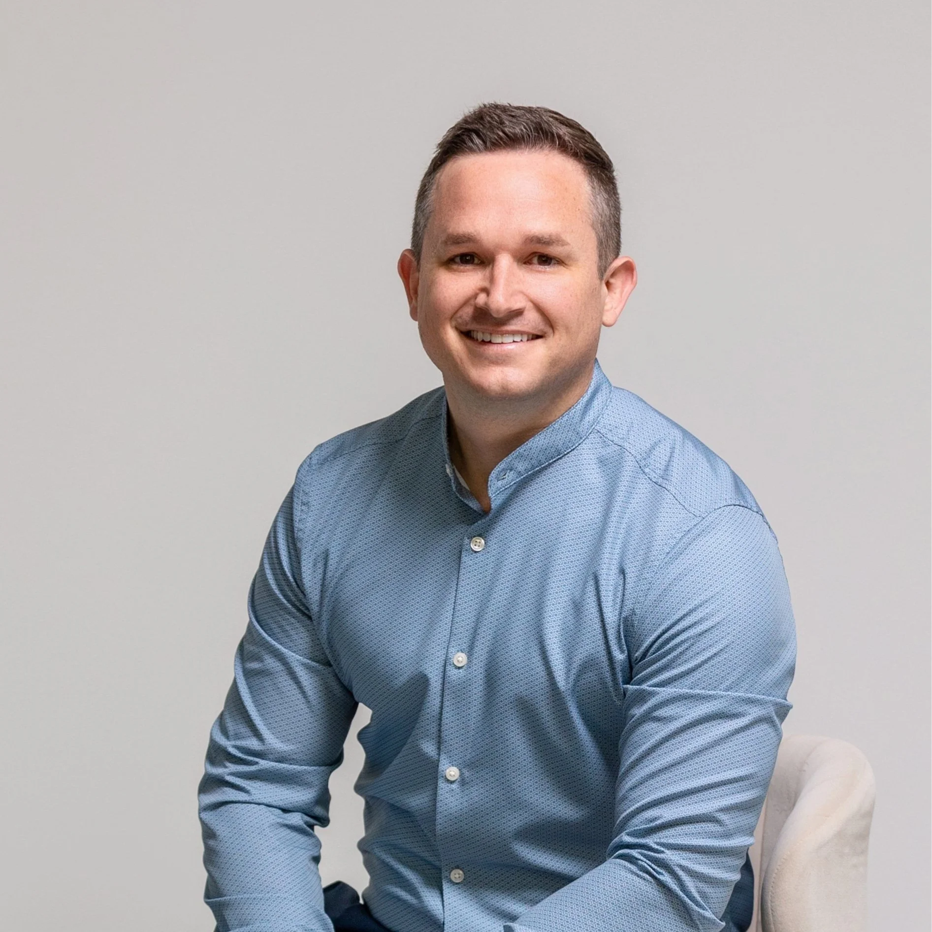 Doctor, Immigration lawyers, law firm, headshot photos, portraits, photos for website, luxury photos, fairfax, Arlington, Virginia, Tysons corner, Washington DC, photo studio, photographer, multi million house, real estate, keller williams, linkedin