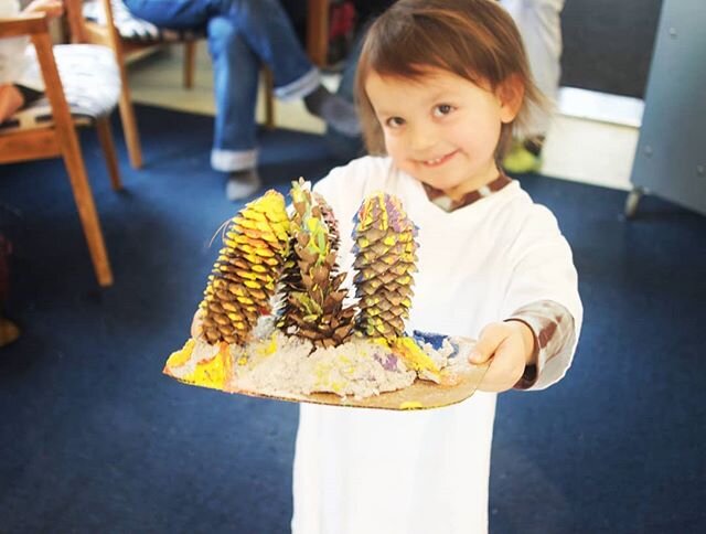 The pride students show in their work gets us EVERY TIME. This week, our preschoolers got to take home their pinecone forests -- all made from organic, recycled and biodegradable materials, including bio-glitter snowflakes. 🍃🌲❄️♻️💚🌎 Check back on
