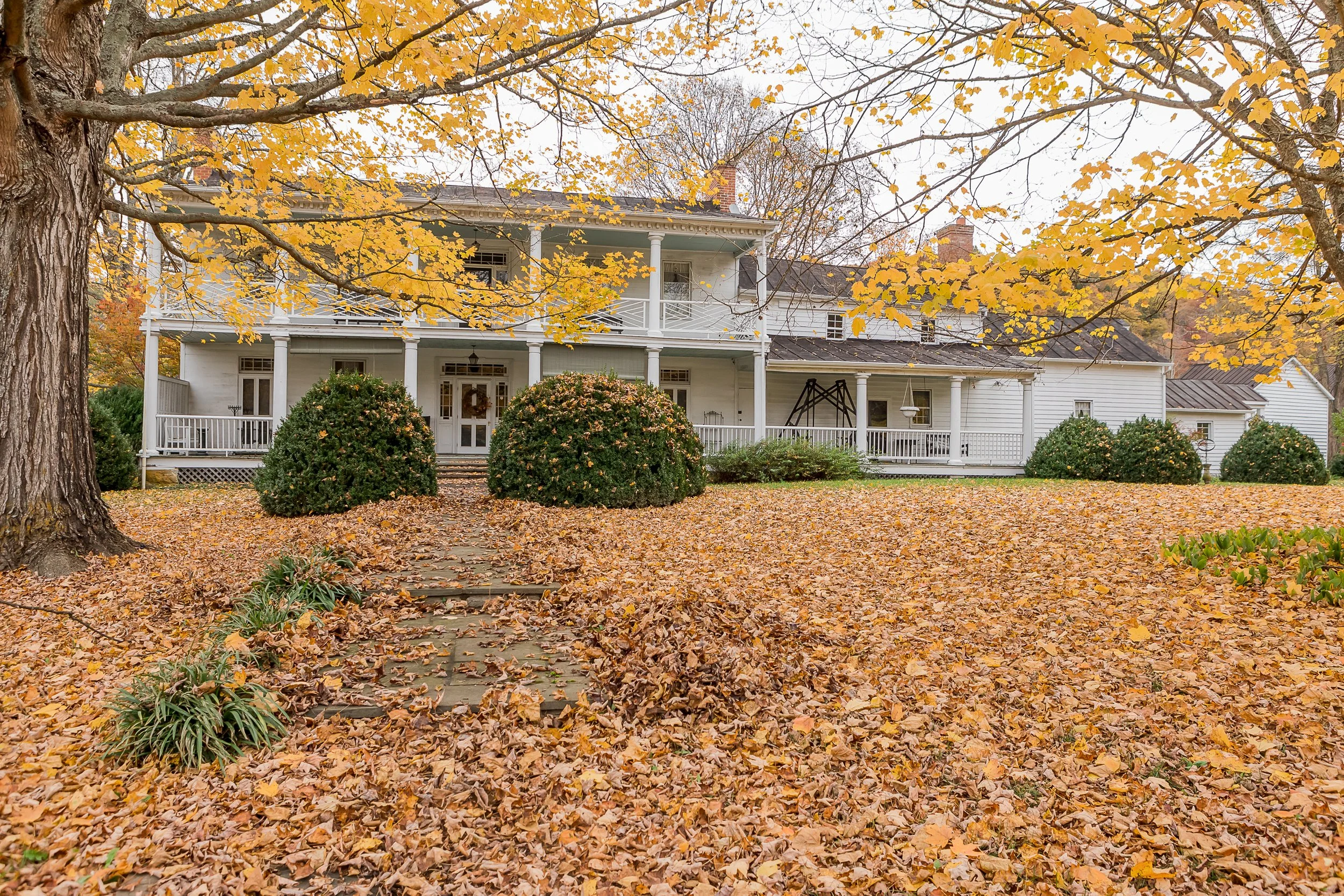 HISTORIC FARM, MUSEUM-QUALITY ANTIQUES &amp; FURNISHINGS AT AUCTION