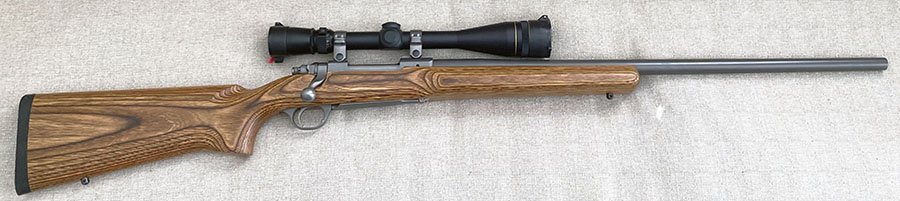 PIC Ruger M77 MKII 220 Swift 782-06448.JPG