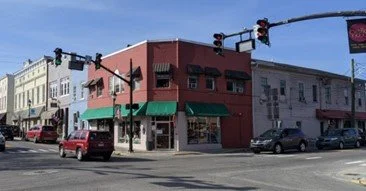 3 RETAIL UNITS • 9 APARTMENT COMMERCIAL BUILDING