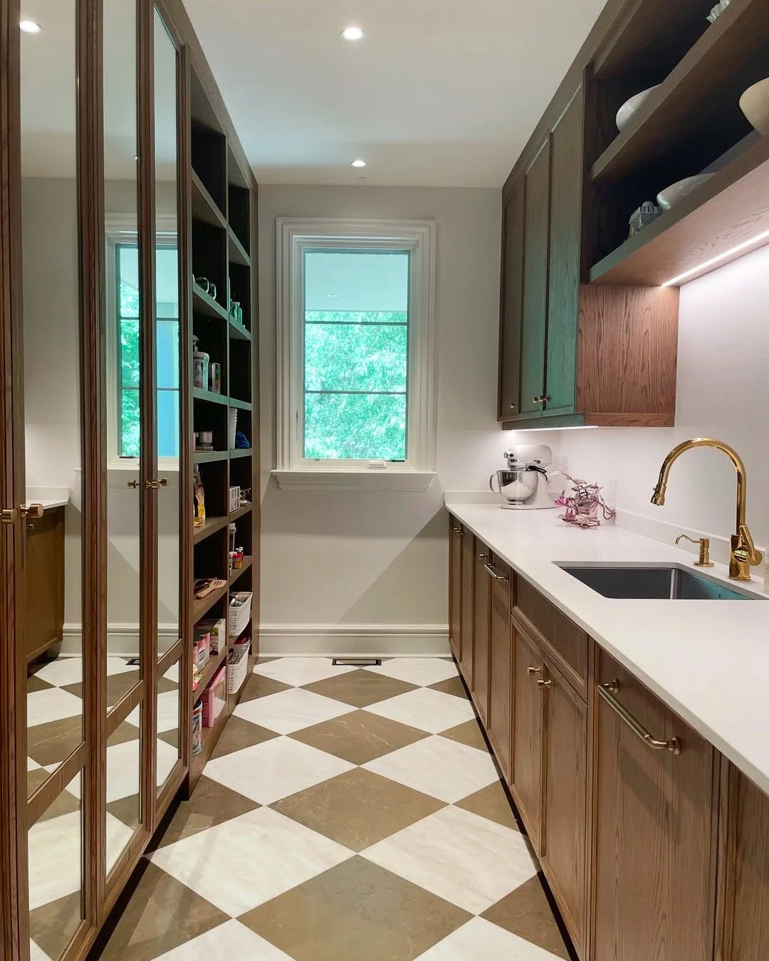 A look inside some of our clients&rsquo; spaces, designed with thoughtful finishes, natural textures, and timeless details from Cesario &amp; Co.⁠
⁠
Swipe for inspiration. ⁠
⁠
&bull;⁠
⁠
#interiordesign #worldofinteriors #torontointeriors #torontofixt