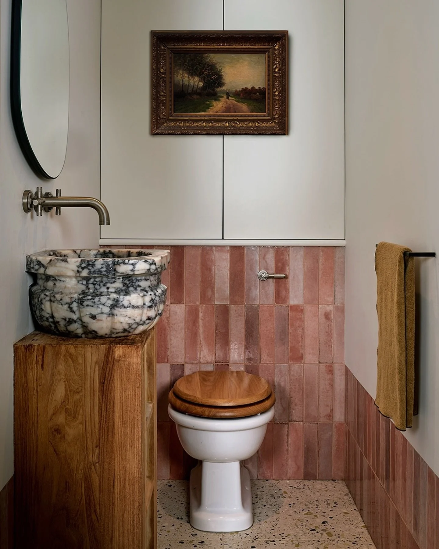 Small space, big moment. ✨

A powder room that embraces thoughtful risk through bold colour, rich finishes, and a stainless steel faucet that introduces a cool contrast to the expressive stone and warm textures.

Available in 15 finishes.
Need help s