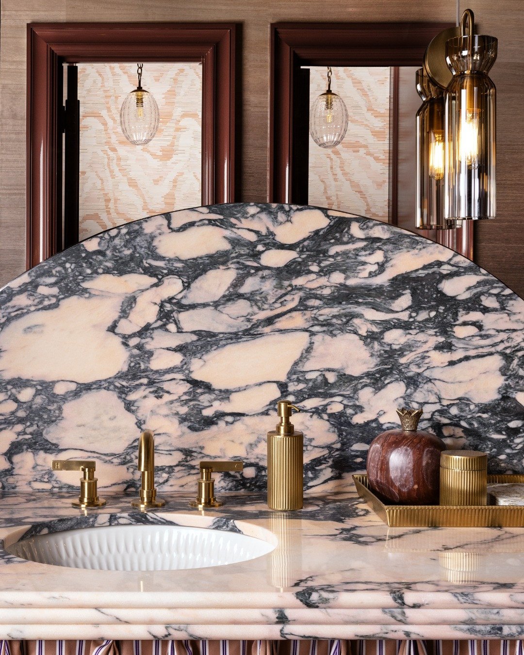 Carved in stone. Exclusively available at Cesario &amp; Co.⁠
⁠
1. Arabescato Rosa Marble Slab | Space designed by @inkandorocreatives @mrstiffanywoodson for @kbshowhouse ⁠
Dallas⁠
2. Calacatta Viola | Space designed by @jbarcus.design for ⁠
@artistic