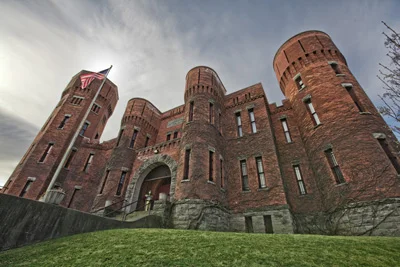 Amsterdam Castle-web.jpg