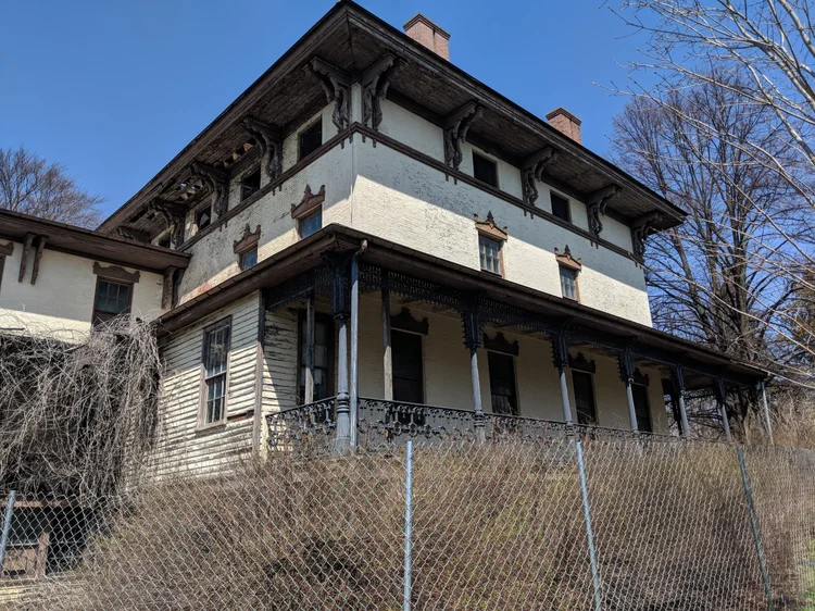 DEBRIEF: Progress being made at Parrott Hall in Geneva (podcast) DEBRIEF: Progress being made at Parrott Hall in Geneva (podcast)