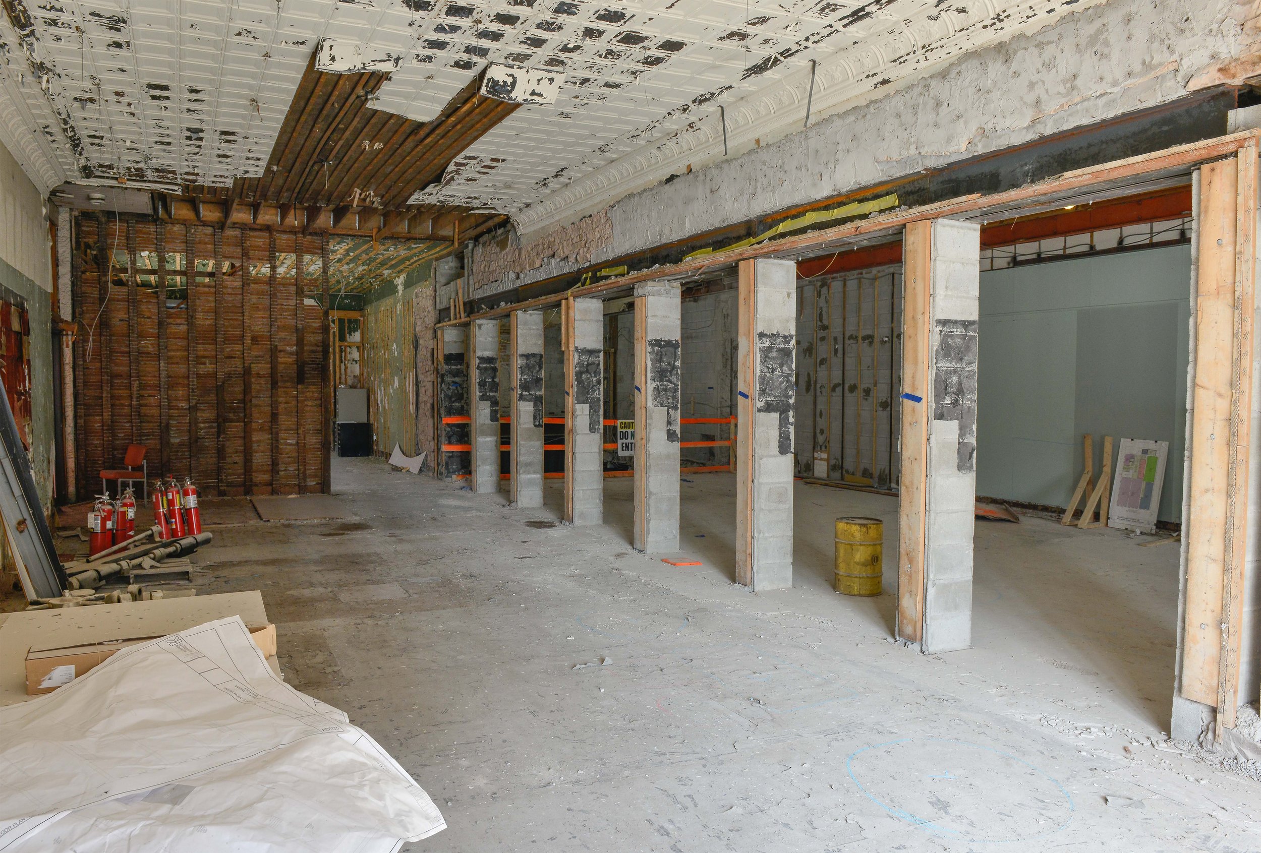 Interior space before renovation. Photo by John Smillie