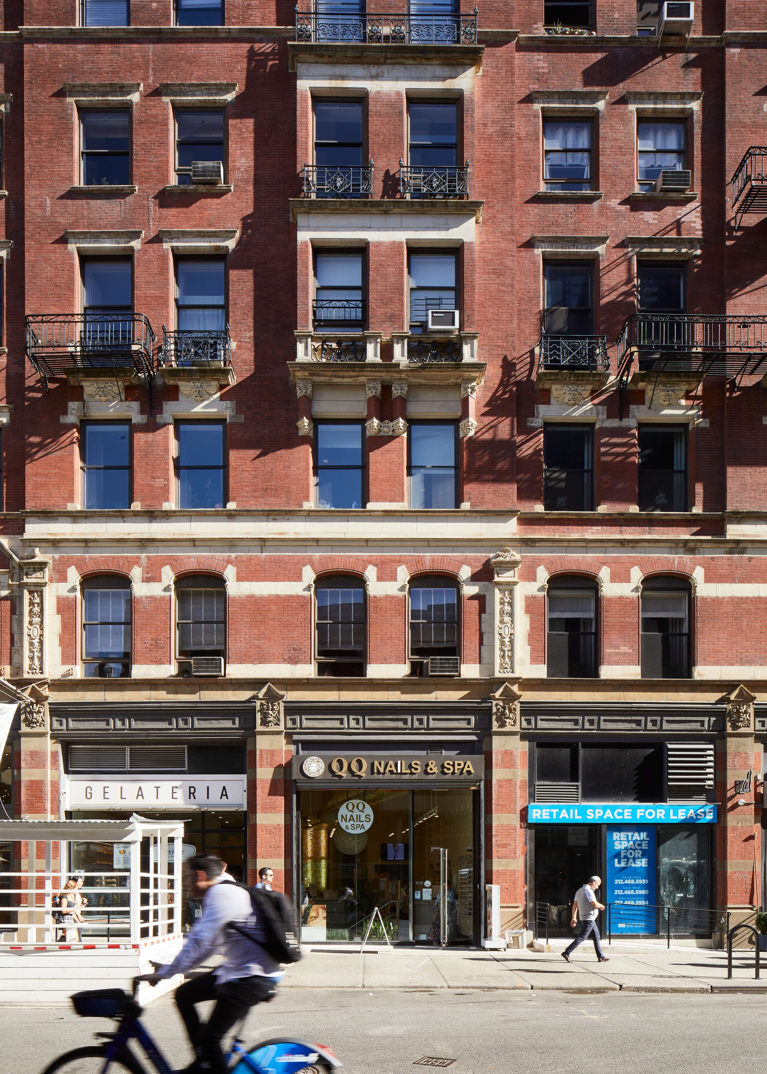 Detail on Albert Hotel at University Place and 11th Street