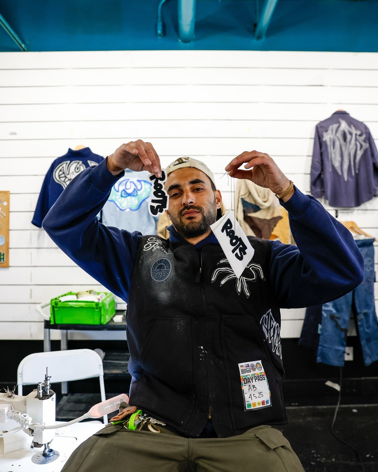 ~ more moments @oaklandcoli 4.5.25 activating section 105 gallery with @oaklandroots 

pre-opening photography by @azagphotos 

much gratitude for all who came by and especially those who live painted, got some custom embroidery done and/or collected