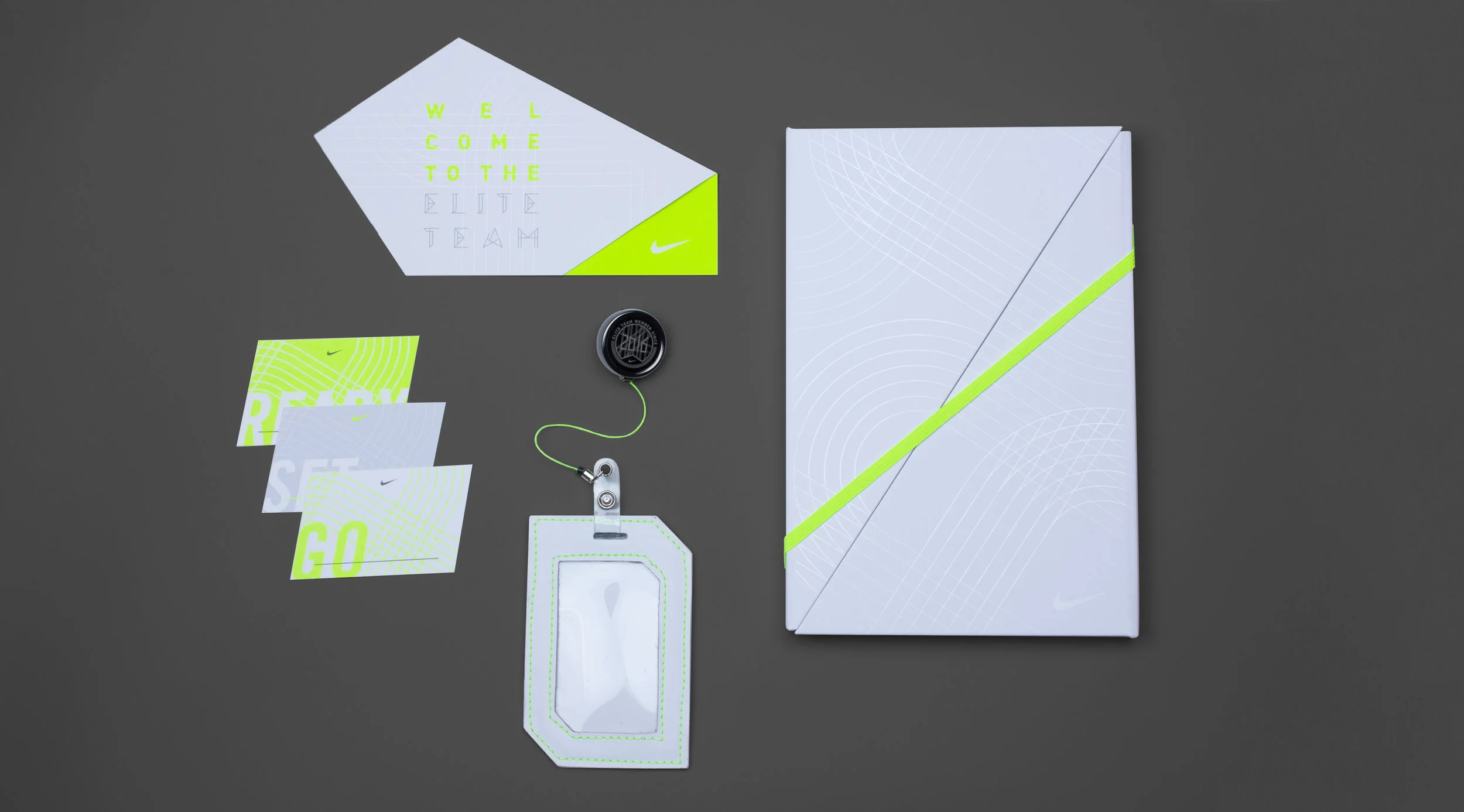 Flatlay_darkgray.jpg