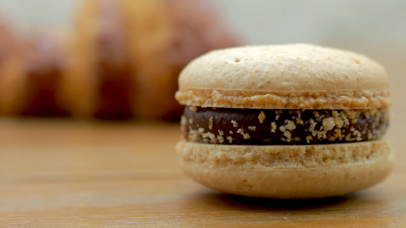 Croissant-Macarons-Thumb-1.png