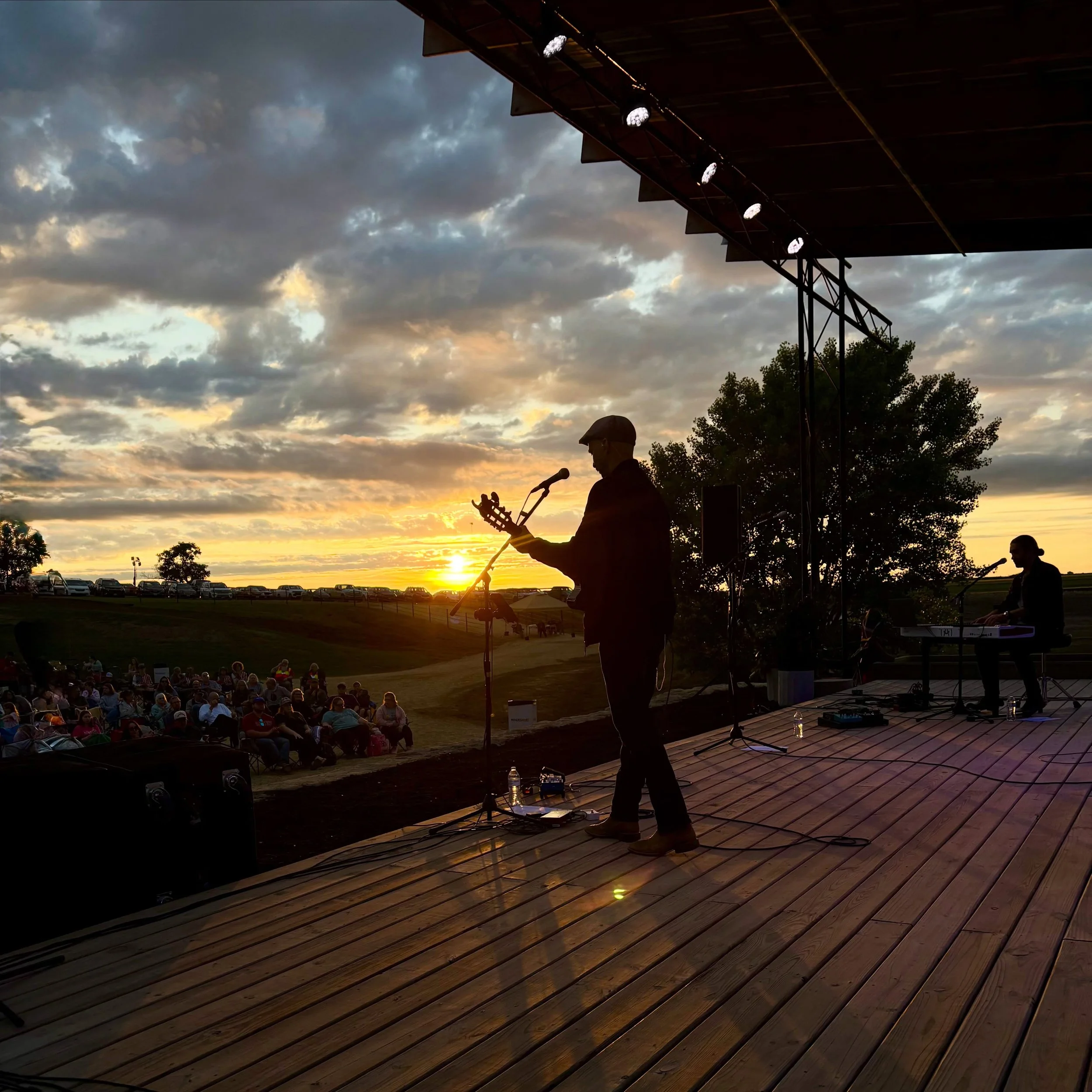 Beautiful night under the Kansas skies yesterday with my friends Joshua Aaron and Jonathan Dimmel! Grateful for the invitation and to all who spent the evening with us! 

@joshuaaaronmusic 

&mdash;&mdash;&mdash;&mdash;&mdash;&mdash;
For EARLY ACCESS