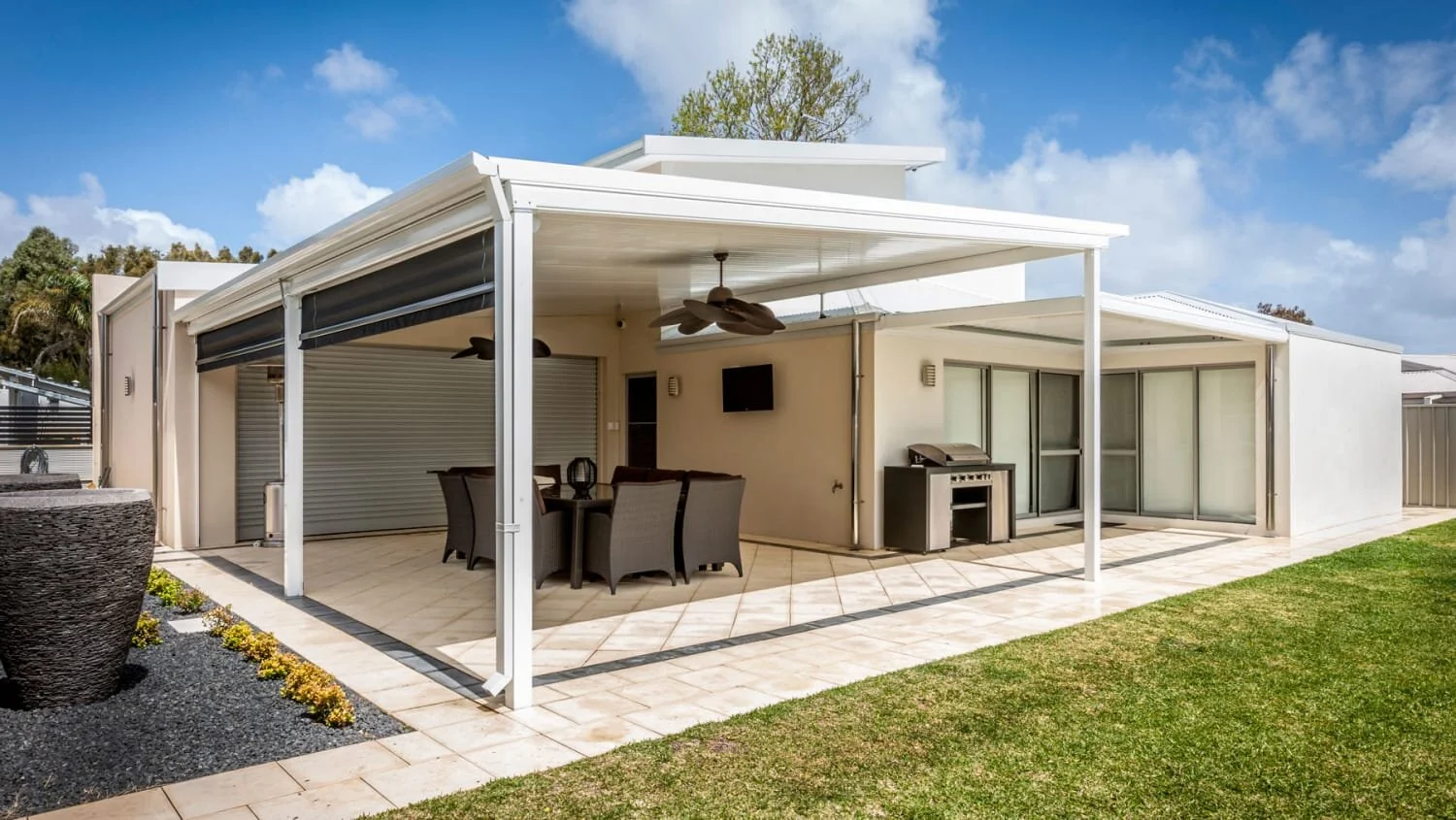 Can You Have Cafe Blinds Installed On A Veranda?