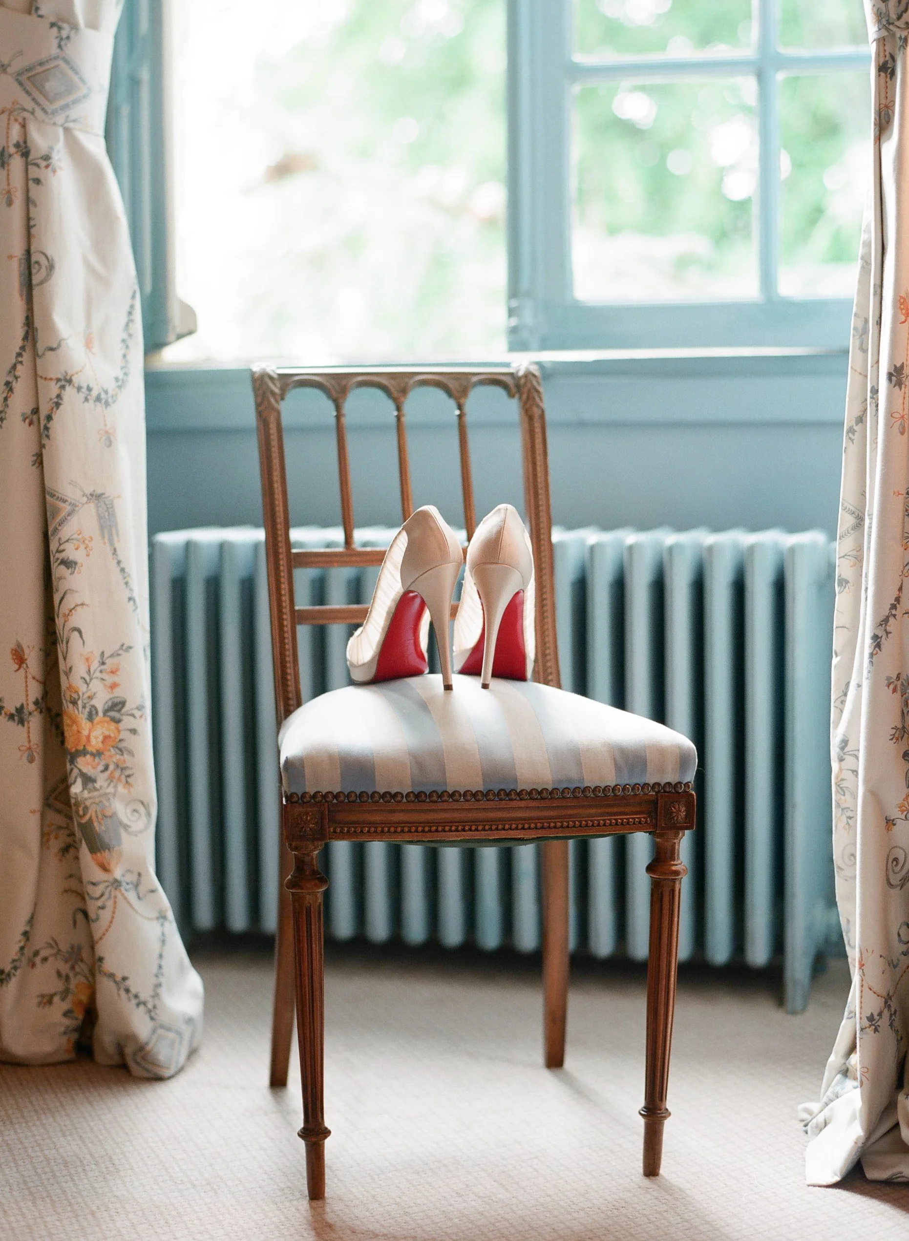 7b_elizabeth messina_0008_shoes.jpg