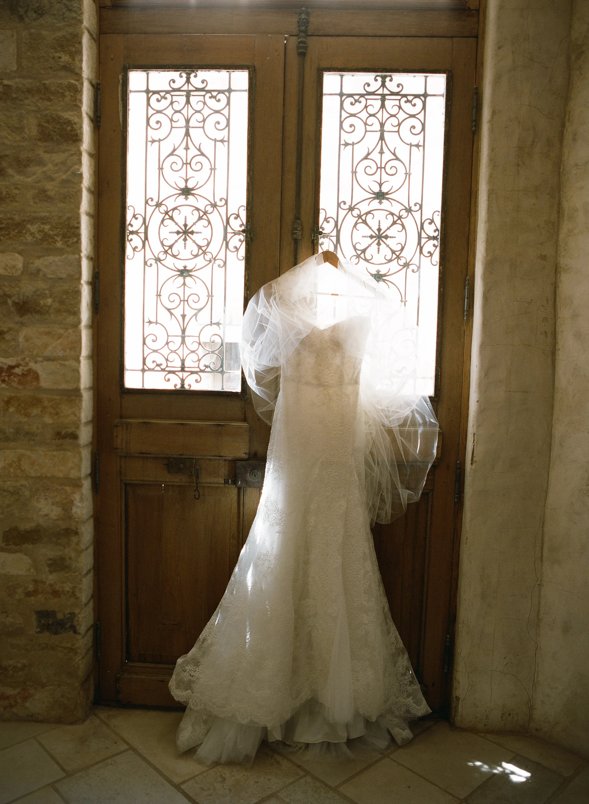 Catriona McGinn Wedding Dress copyright elizabeth messina_1107.jpg
