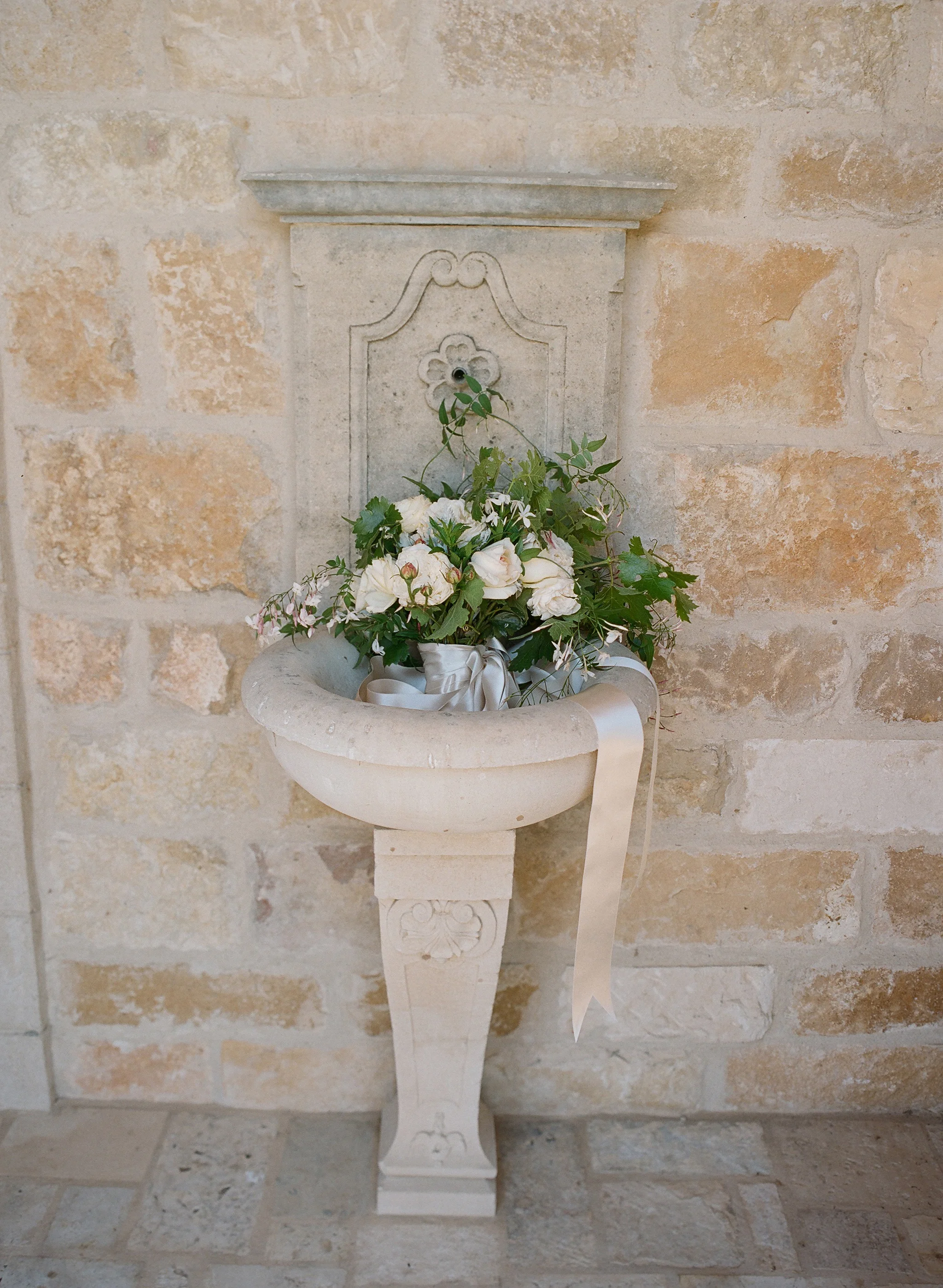 Wedding Florals copyright elizabeth messina_1092.jpg