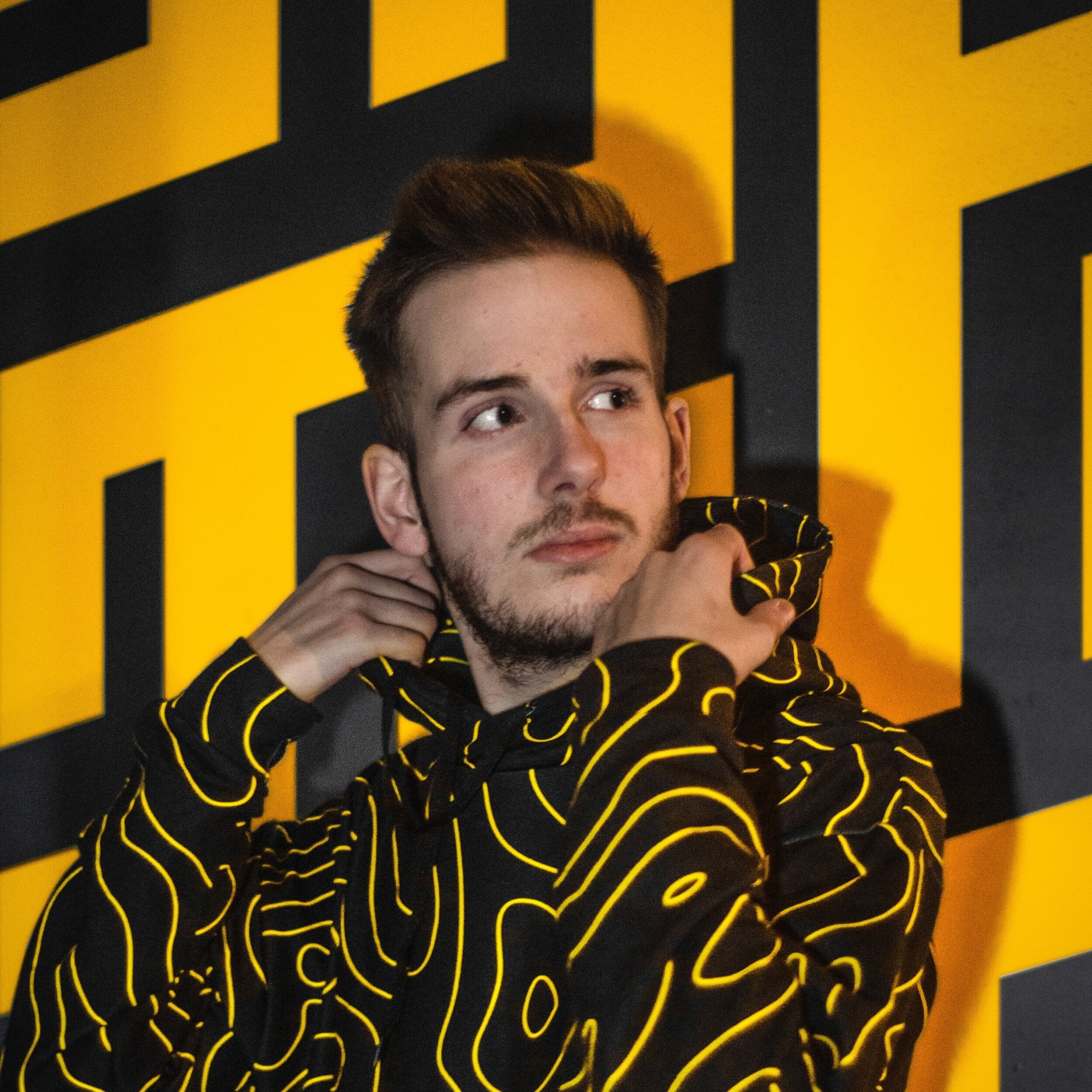 ElQKO4yW0AAno5N.jpg