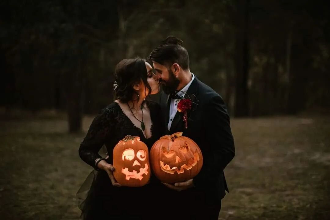 Happy Halloween Lovers... 

Whether you are a dark loving, spooky at heart Halloween fiend...

Or if you are looking to get married and the 31st of October sounds as good as any other date...

I will be there to get you hiitched in spectacular style!
