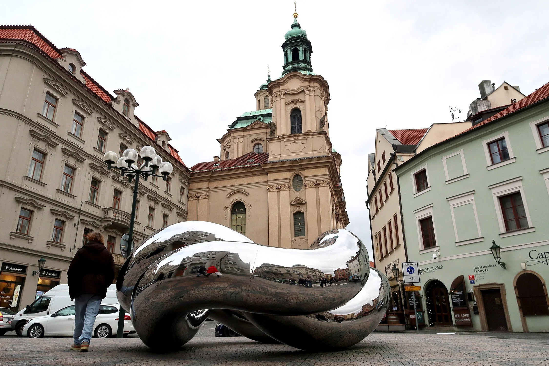 ANISH KAPOOR SCULPTURE