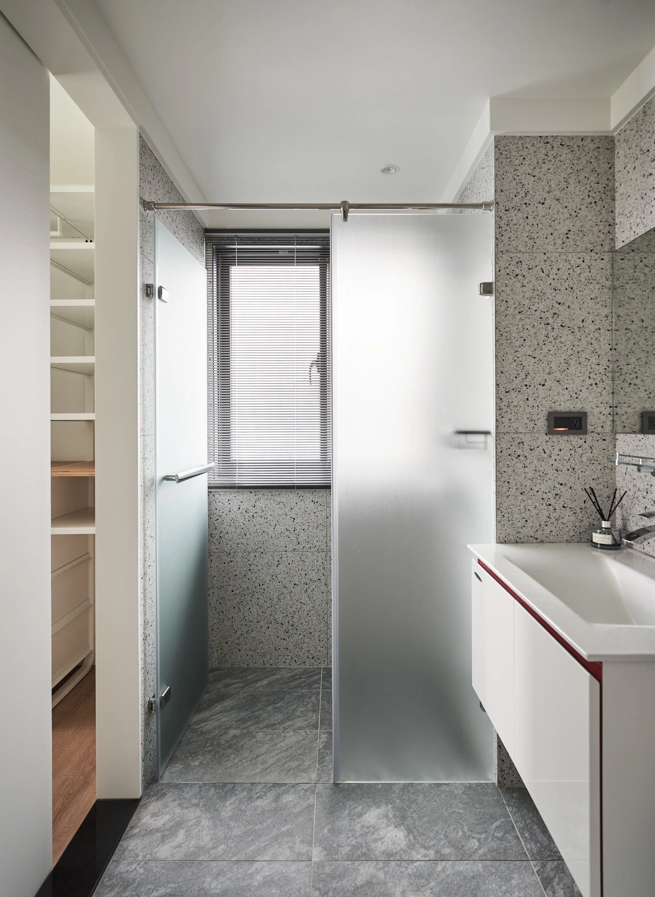White_WS3FR-202.jpg
