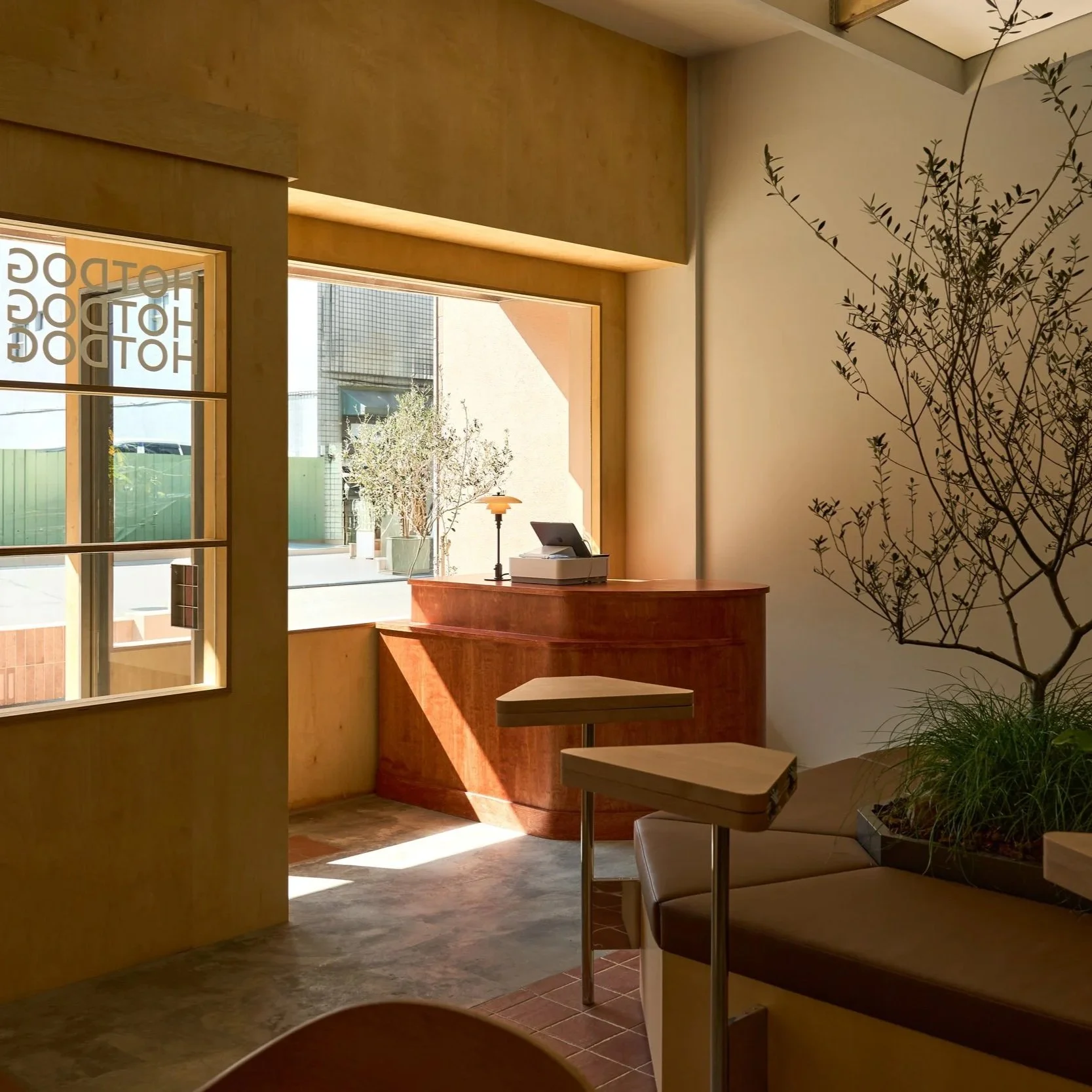 WHITE_EMMA'S HOTDOG-296.jpg