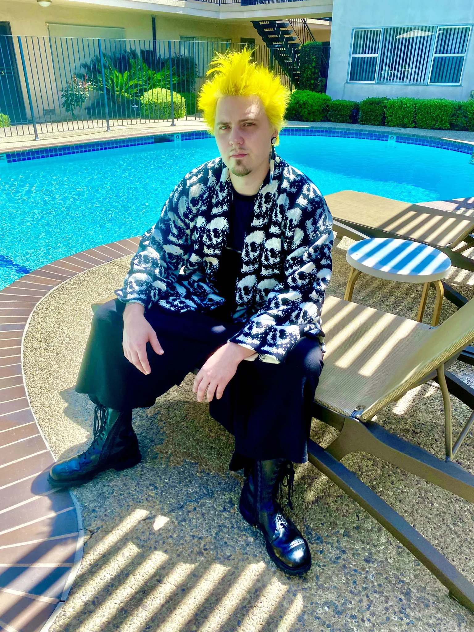 oiTxGaVM.jpg large.jpg