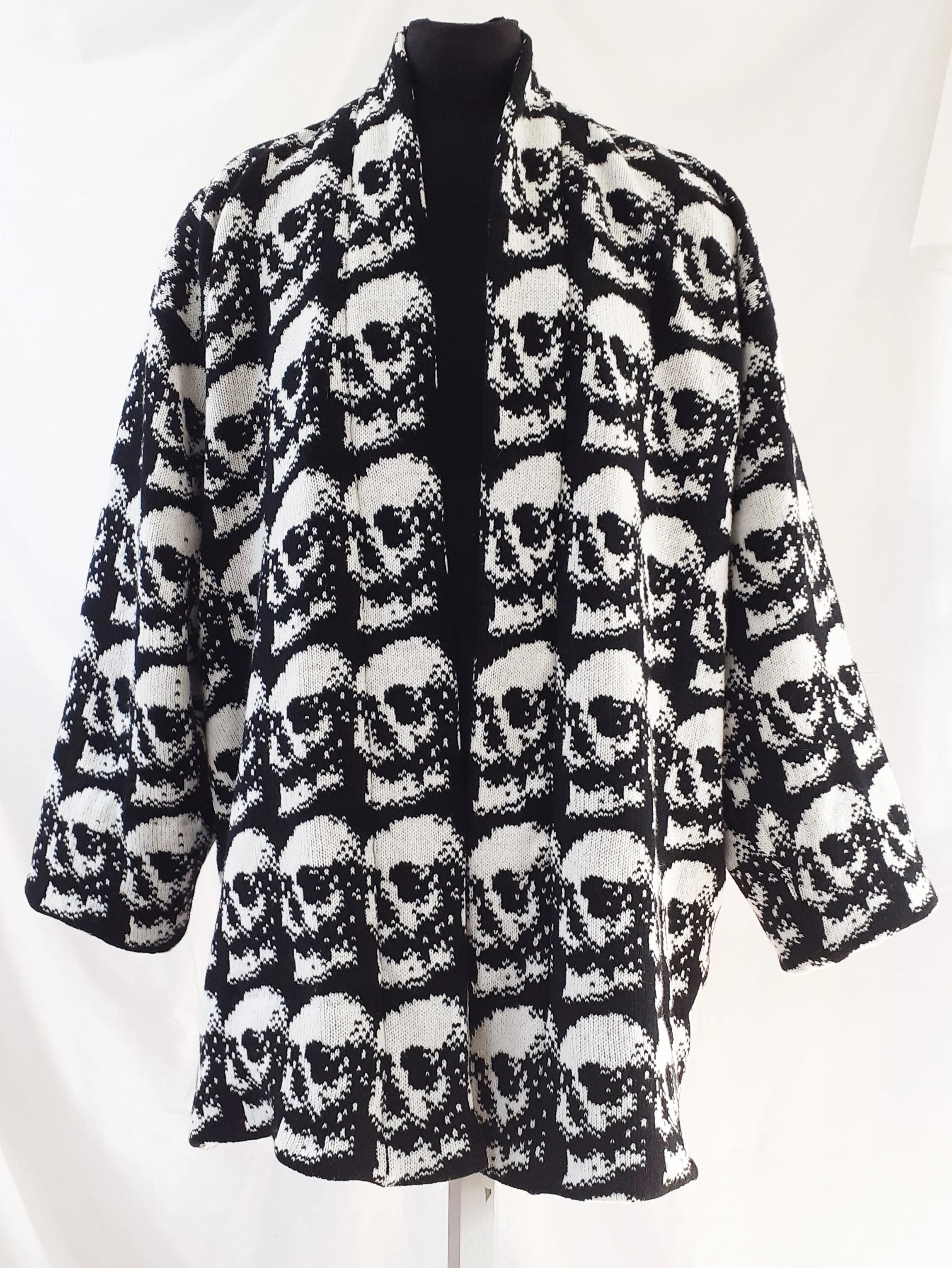 skulls cardi 2.jpg